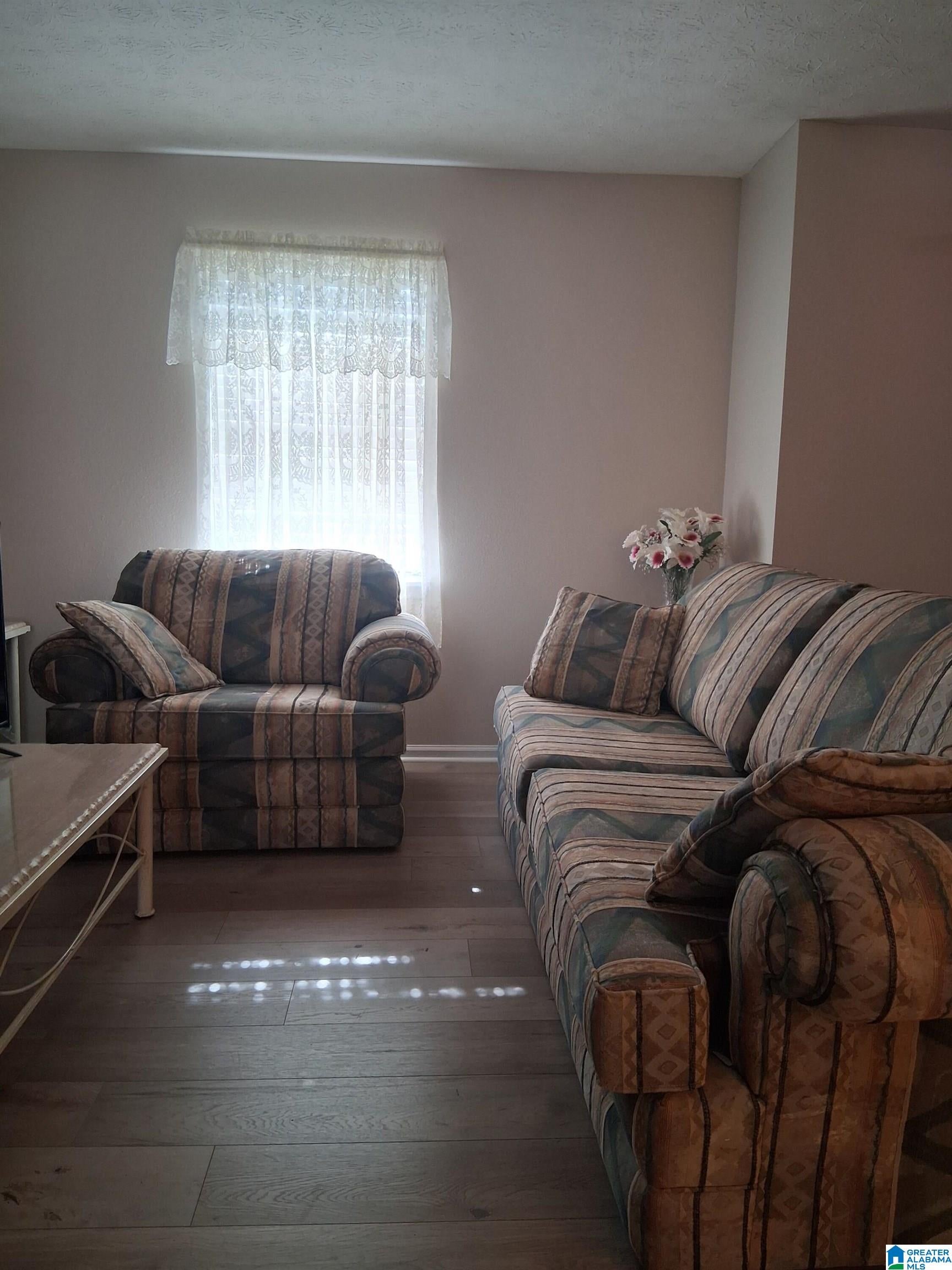 1306 POINTER DRIVE SW