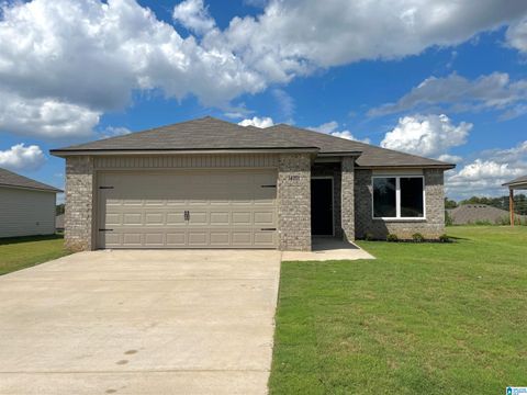 632 KLYNES DRIVE CALERA AL 35040