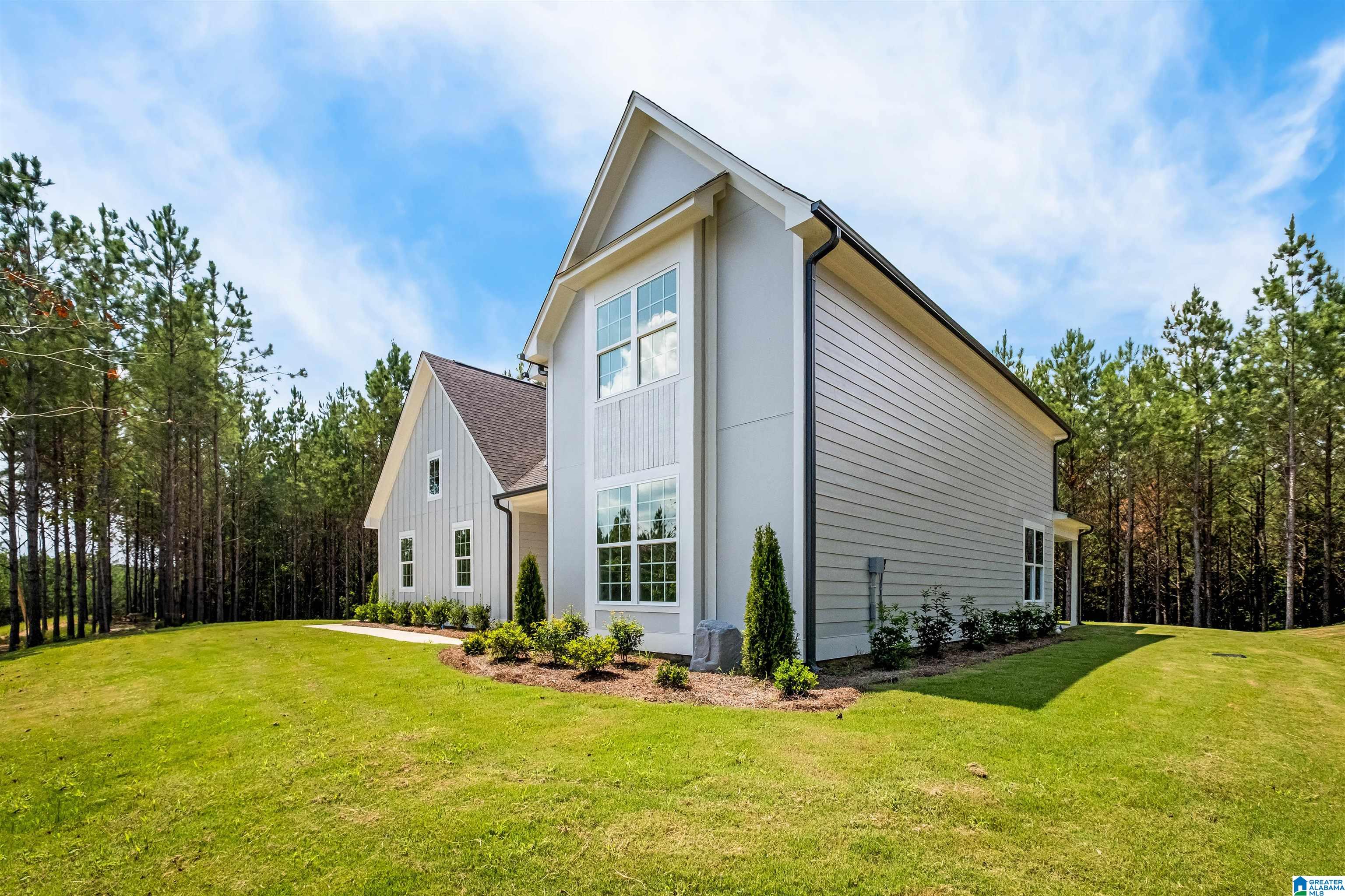 17 LOBLOLLY LANE