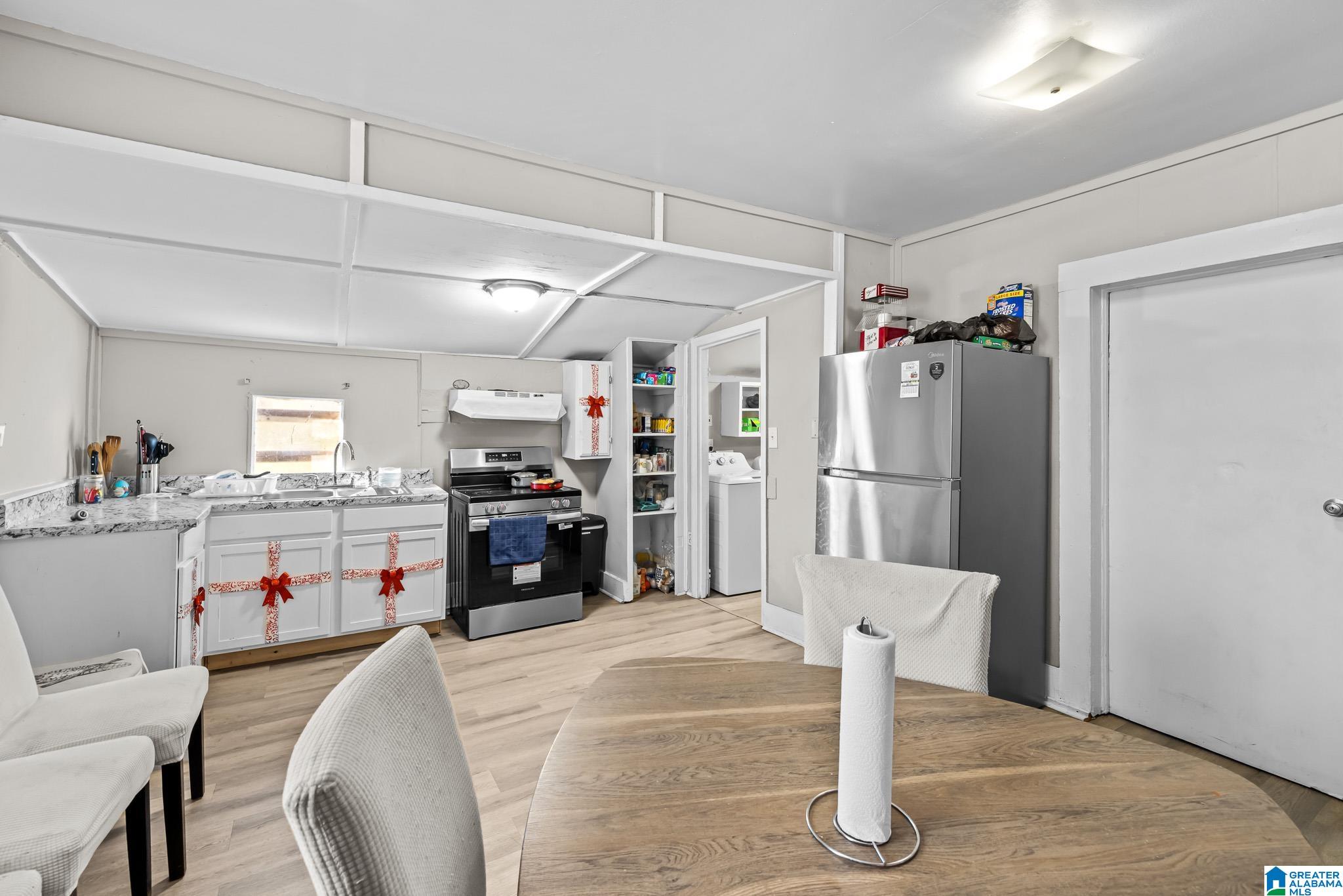 1712 LONG 14TH STREET N