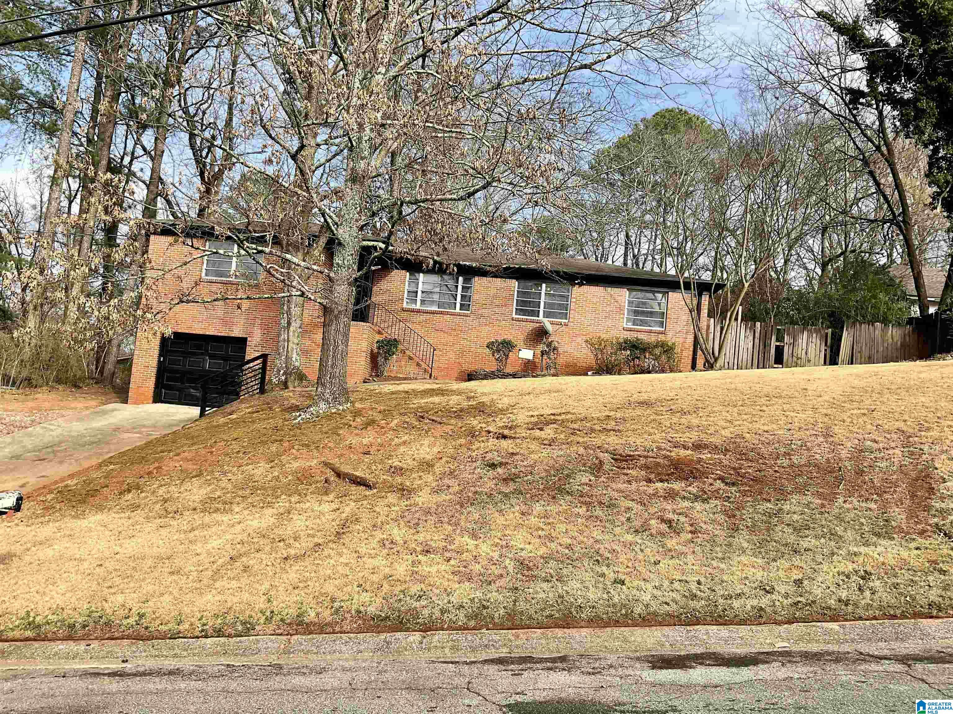 8961 GLENDALE AVENUE