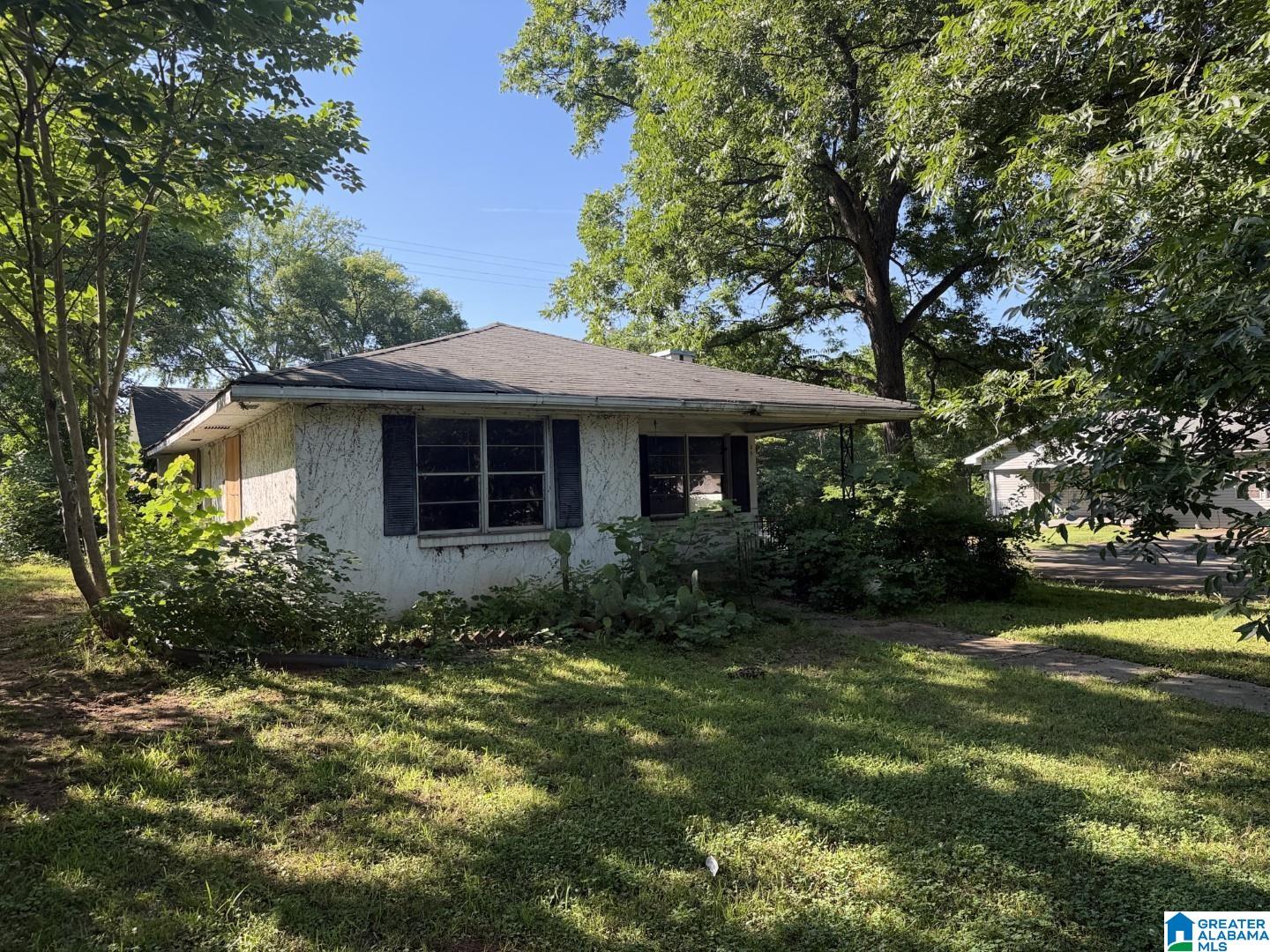 Photo 1 of 12 — 836 JACKSON BOULEVARD, TARRANT, AL 35217