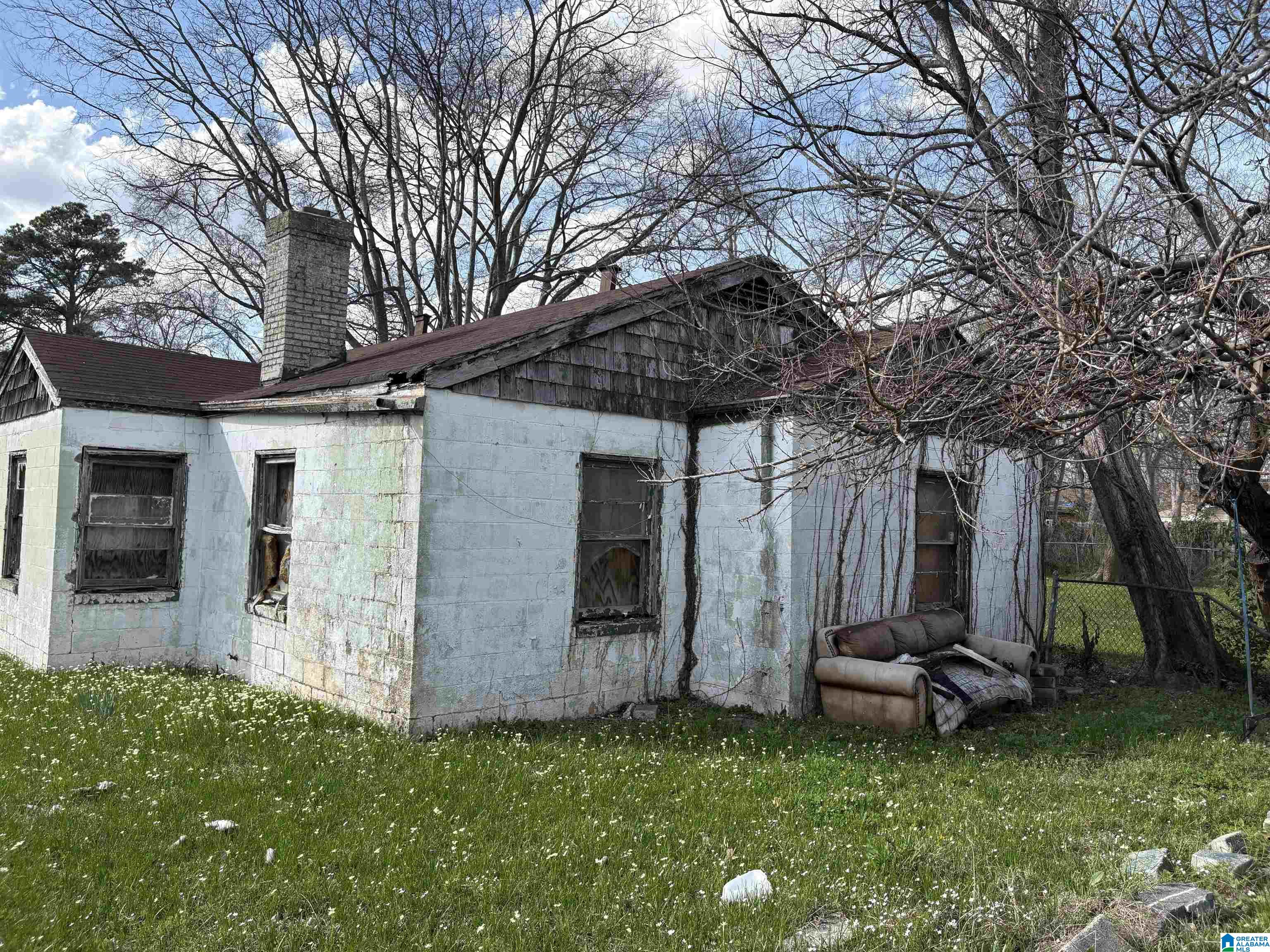 1924 SAINT CHARLES COURT SW