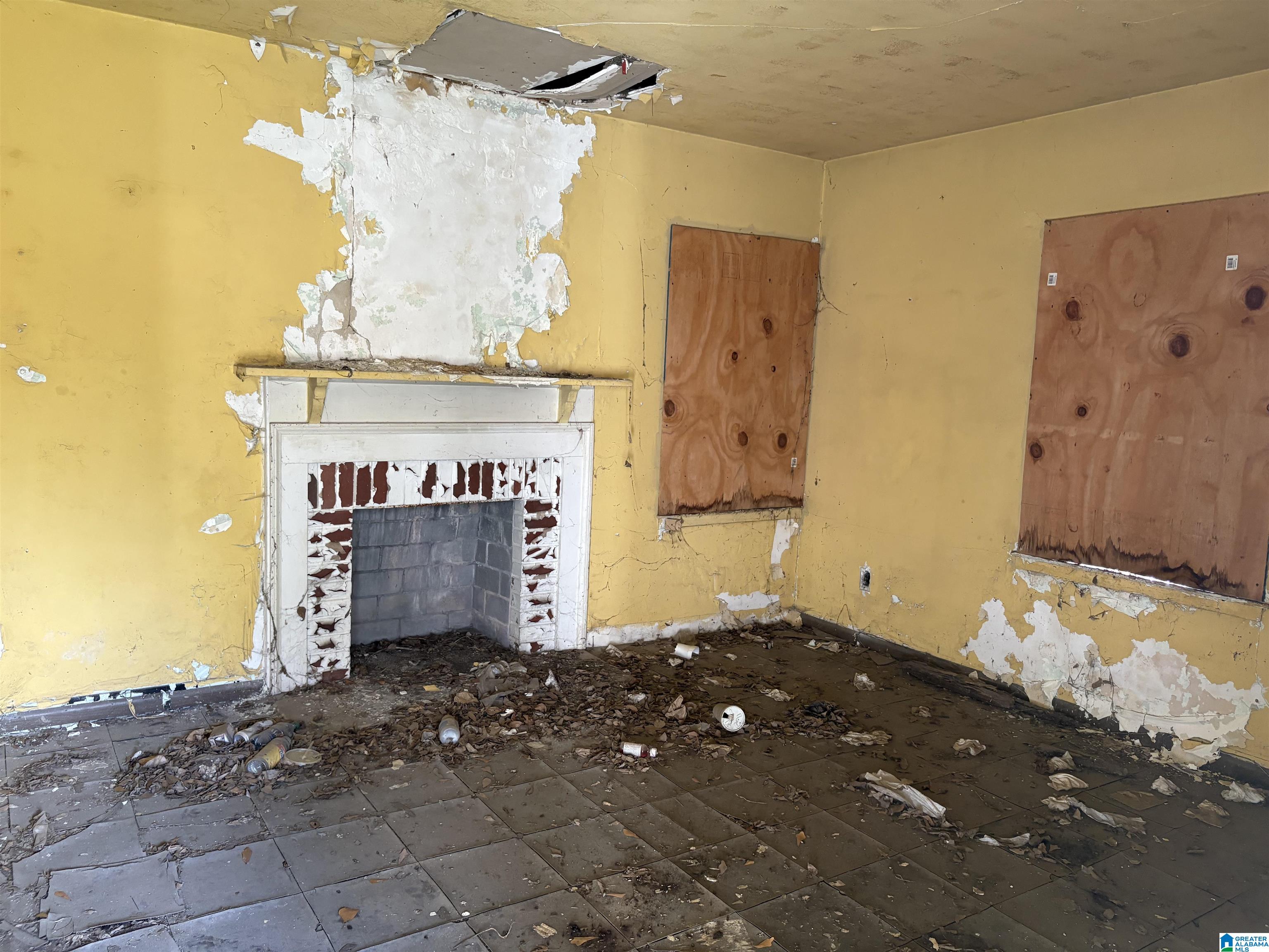 1924 SAINT CHARLES COURT SW