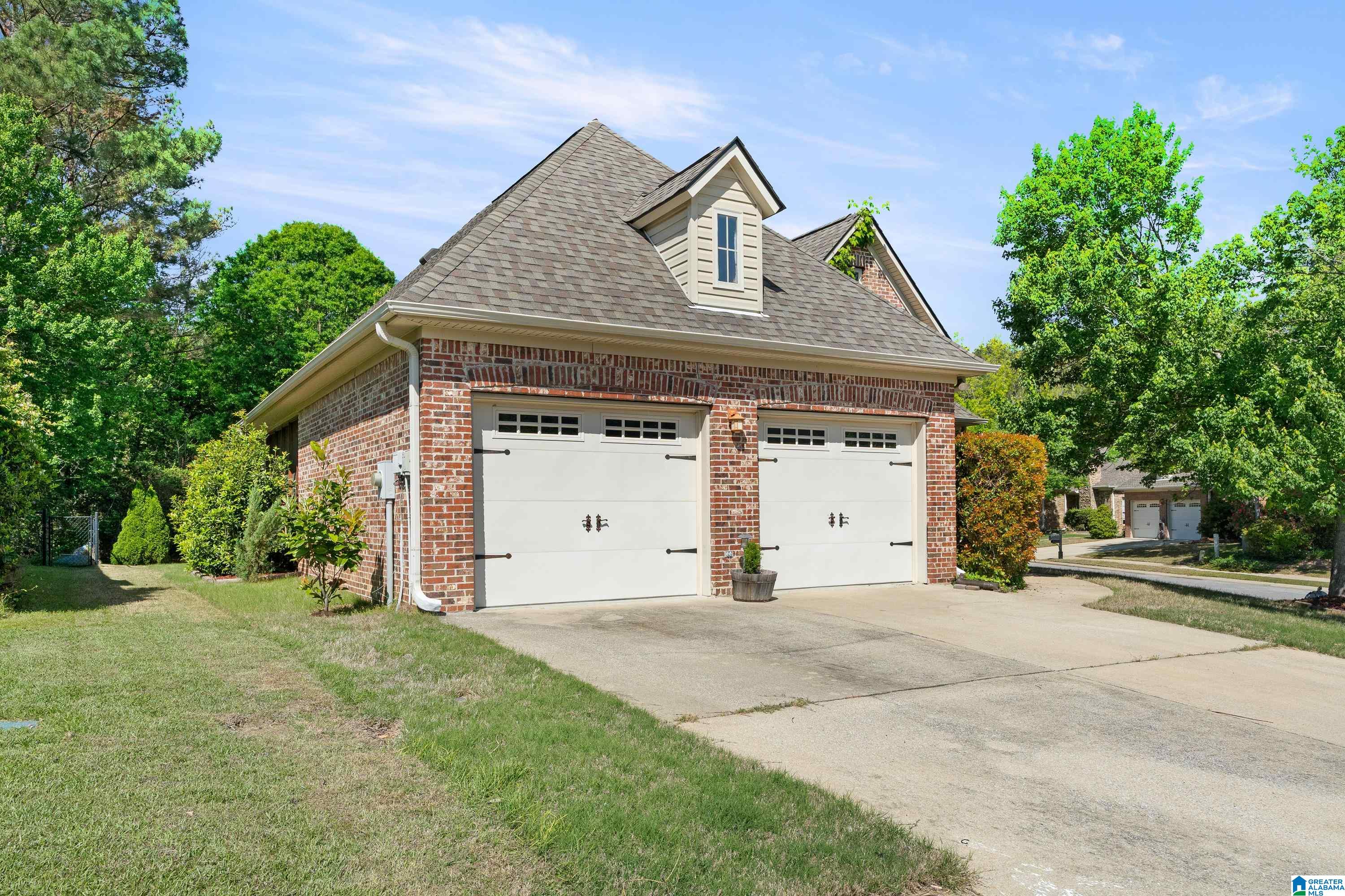 1106 WEYBRIDGE CIRCLE