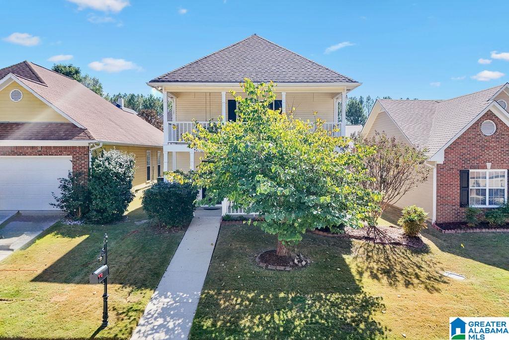 255 WARWICK LANE