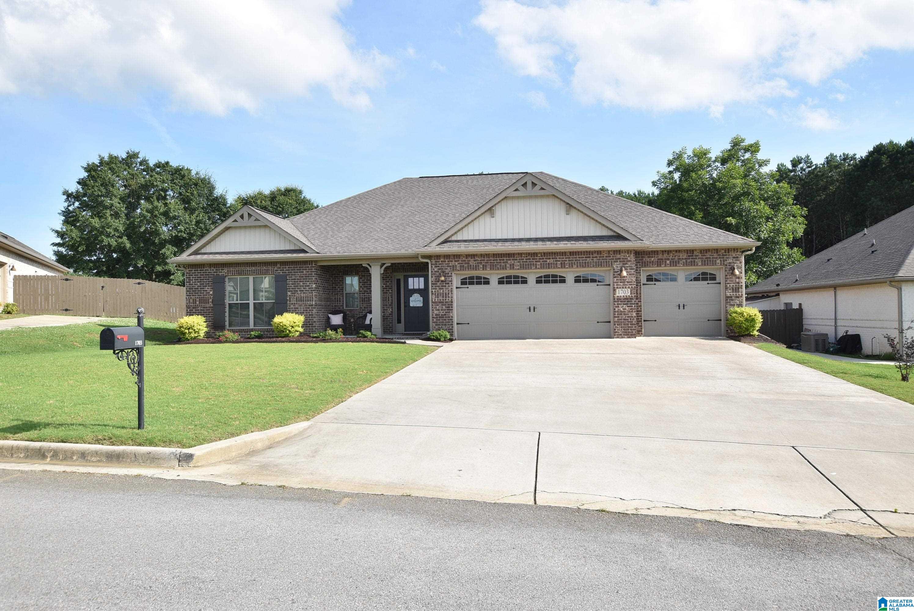 Photo 1 of 44 — 1703 MEADOWBROOK DRIVE SE, CULLMAN, AL 35055
