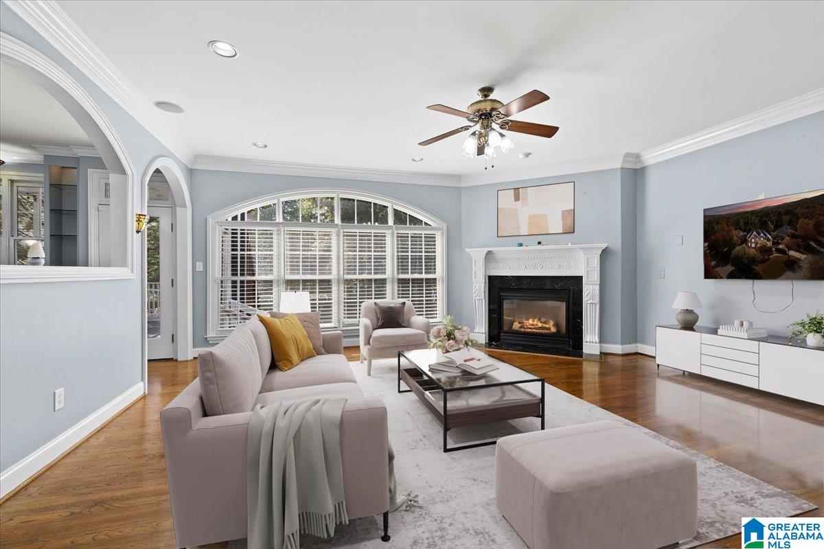 1001 FAIRMONT CIRCLE