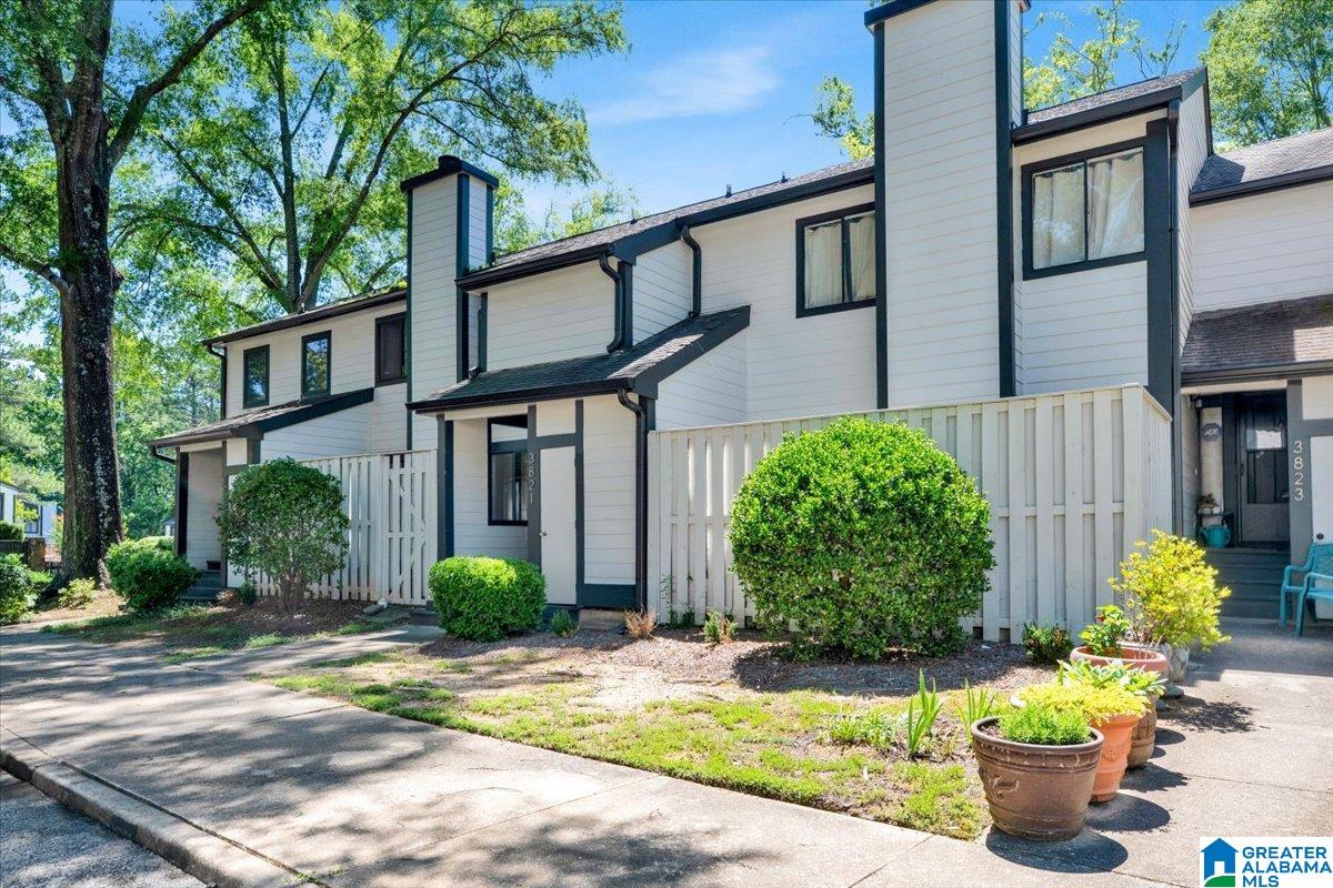 Photo 1 of 27 — 3821 WINDHOVER CIRCLE, HOOVER, AL 35216