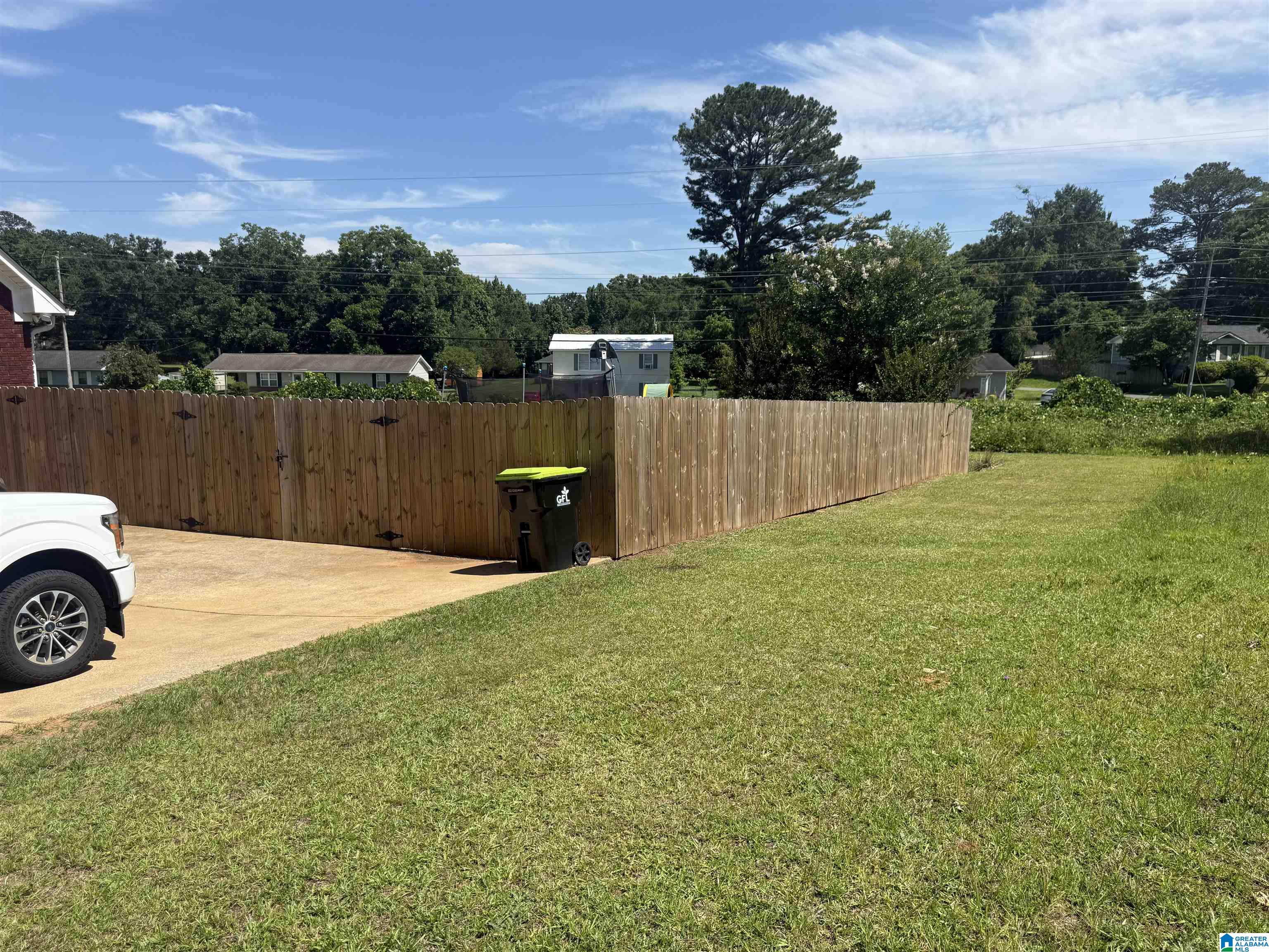 1813 PLEASANT RIDGE DRIVE