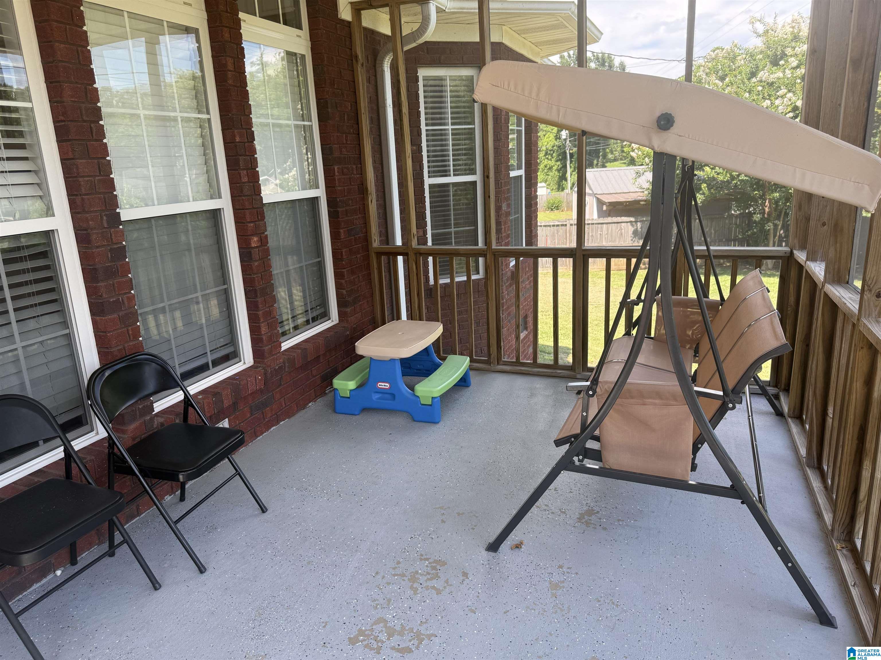 1813 PLEASANT RIDGE DRIVE
