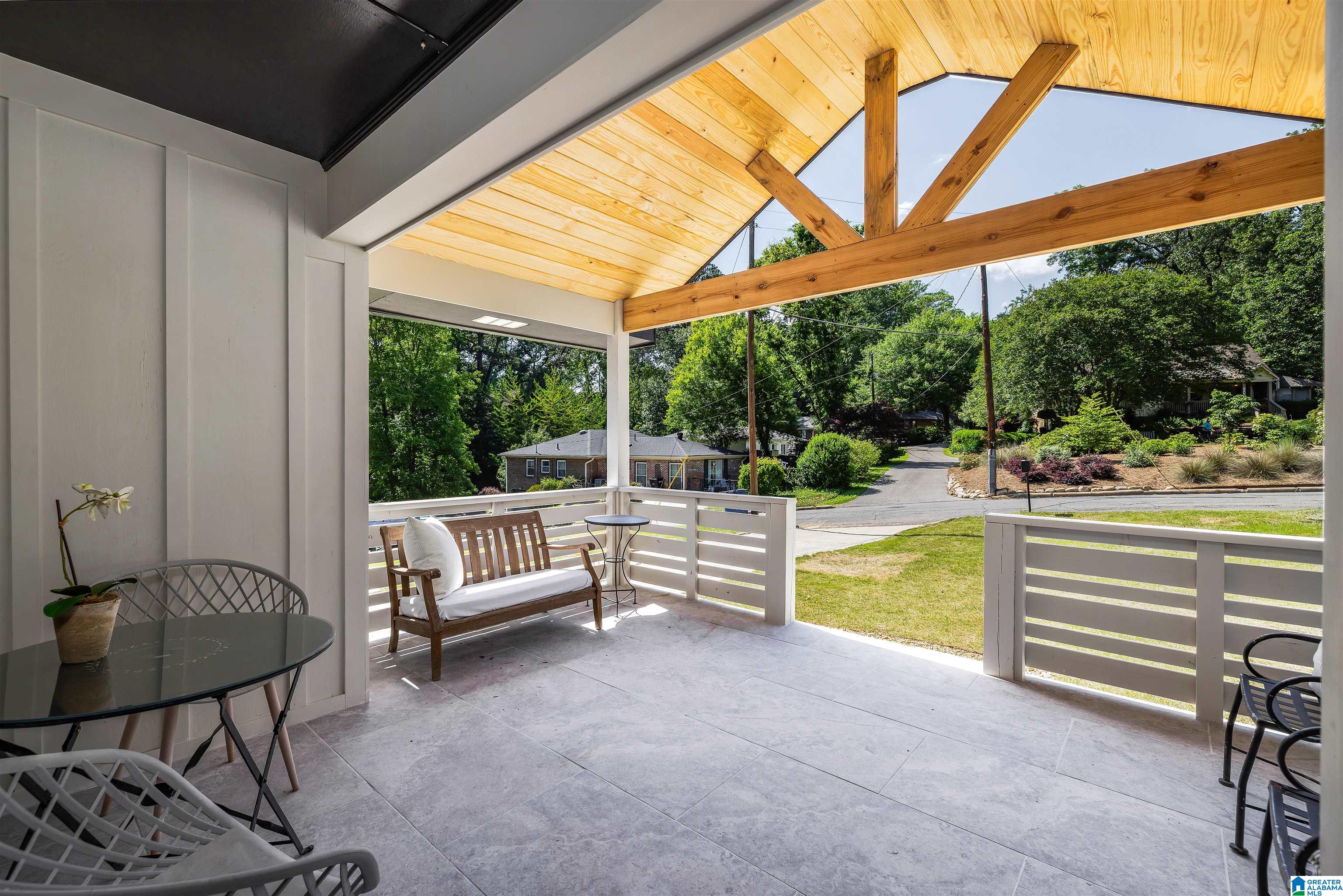 605 MANCHESTER LANE