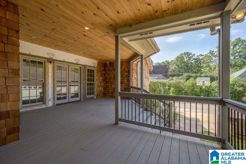 10 W MONTCREST DRIVE