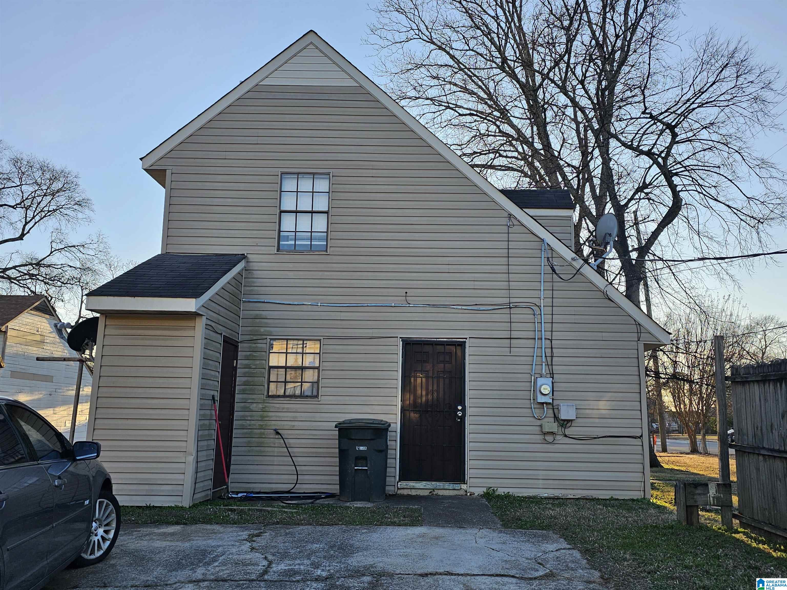 700 18th PLACE LANE SW