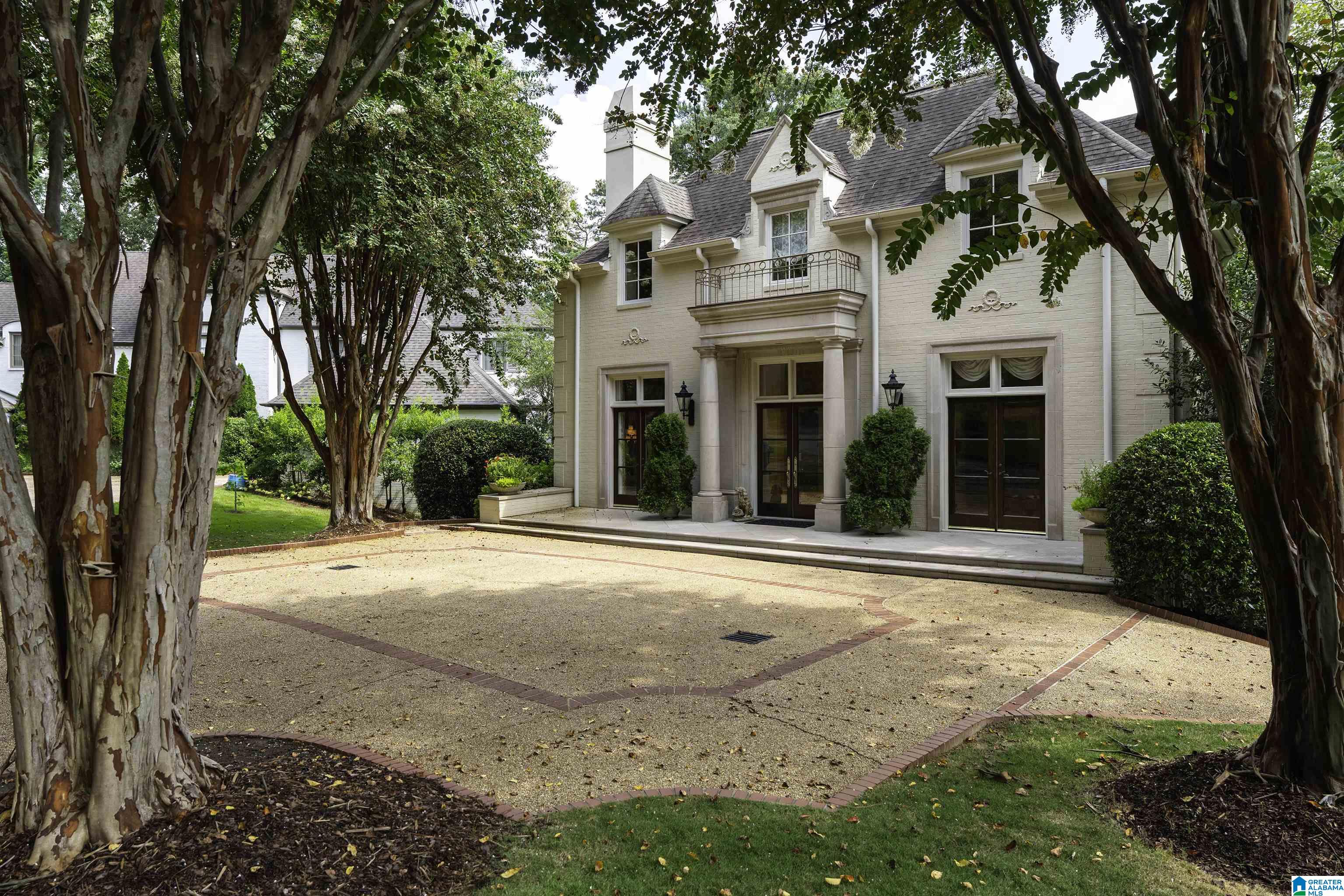 319 EASTON CIRCLE