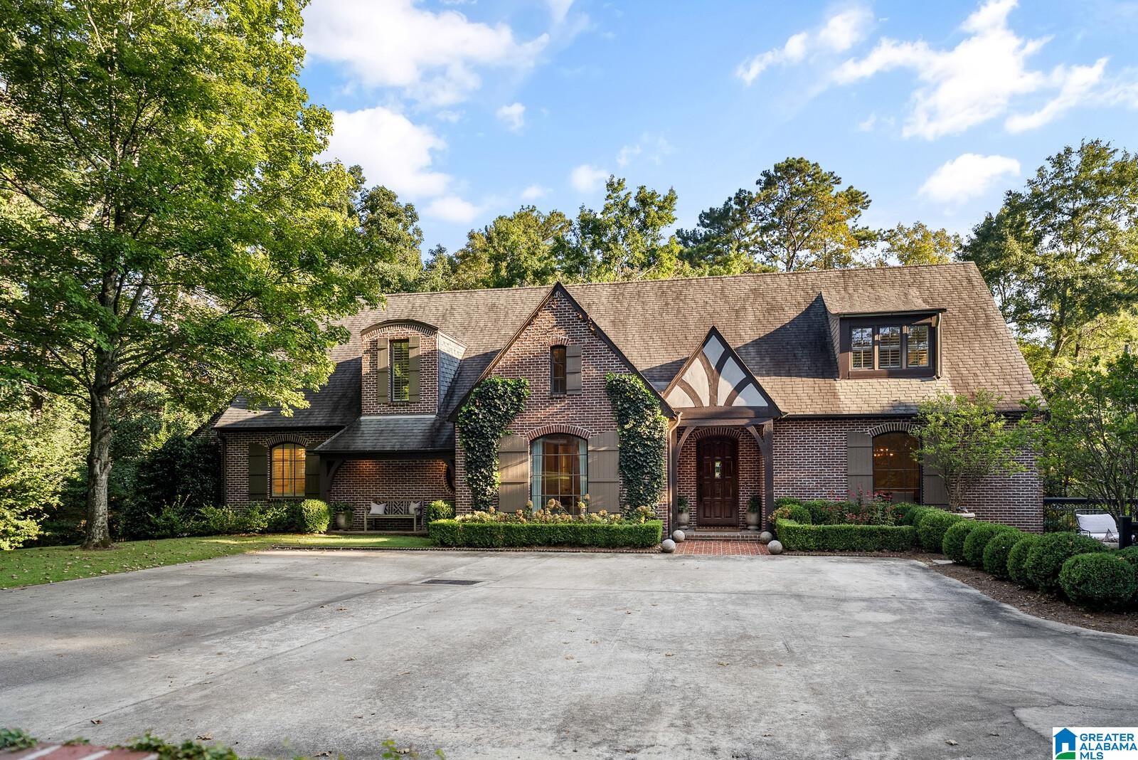 3901 FOREST GLEN DRIVE