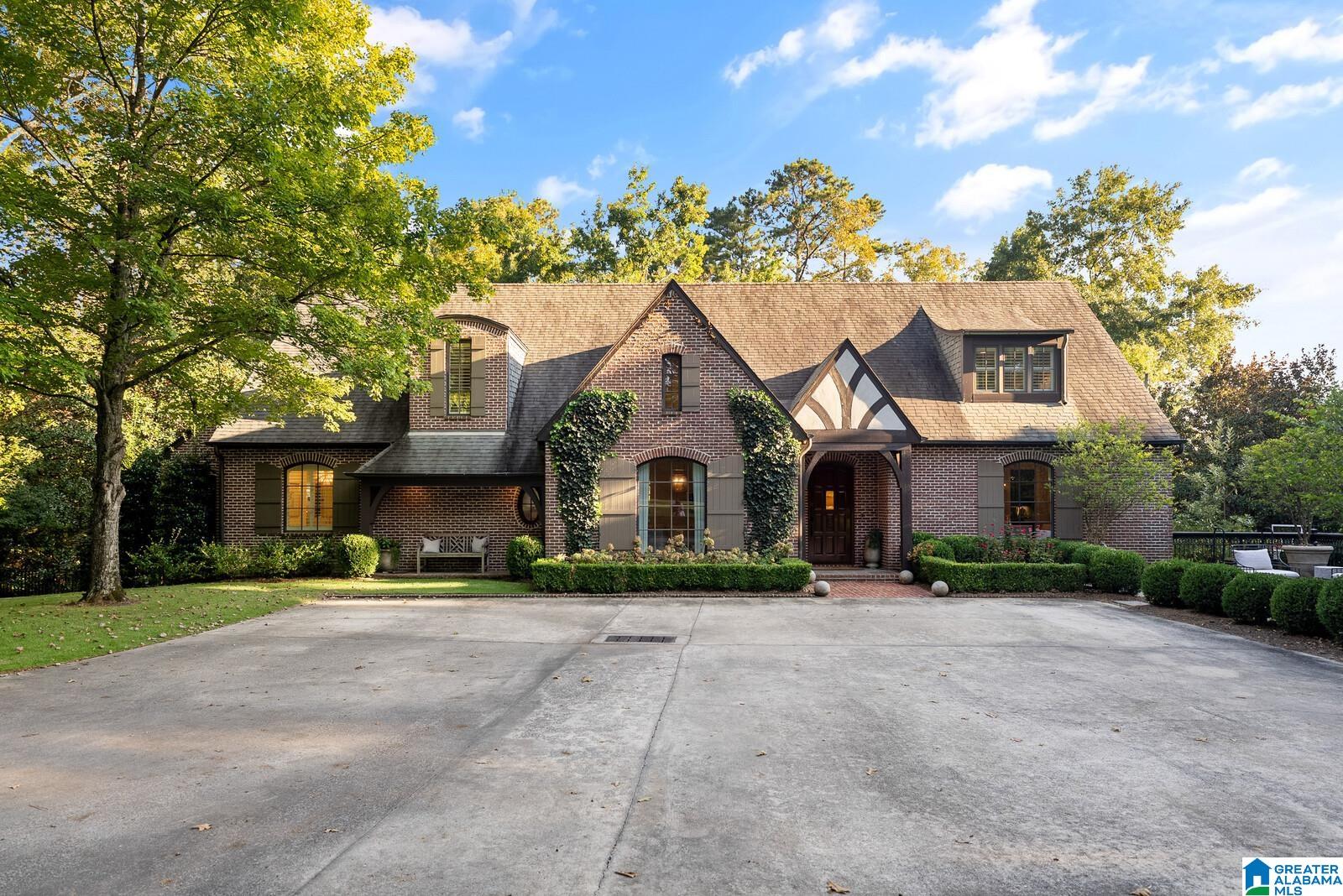 3901 FOREST GLEN DRIVE