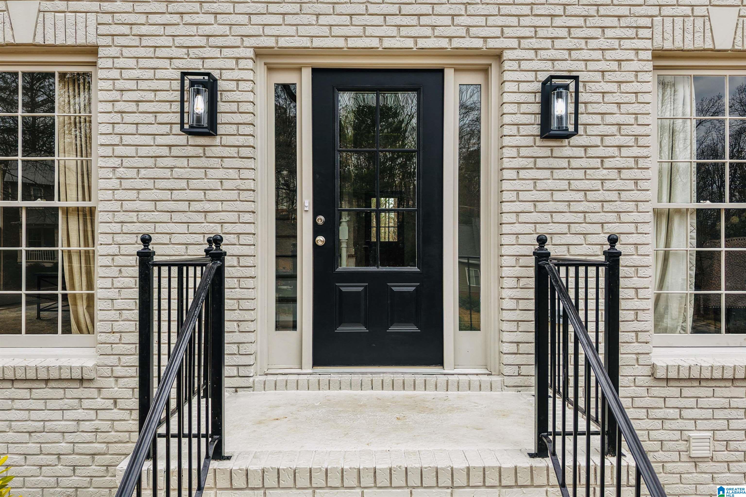 1700 WHITE OAK PLACE