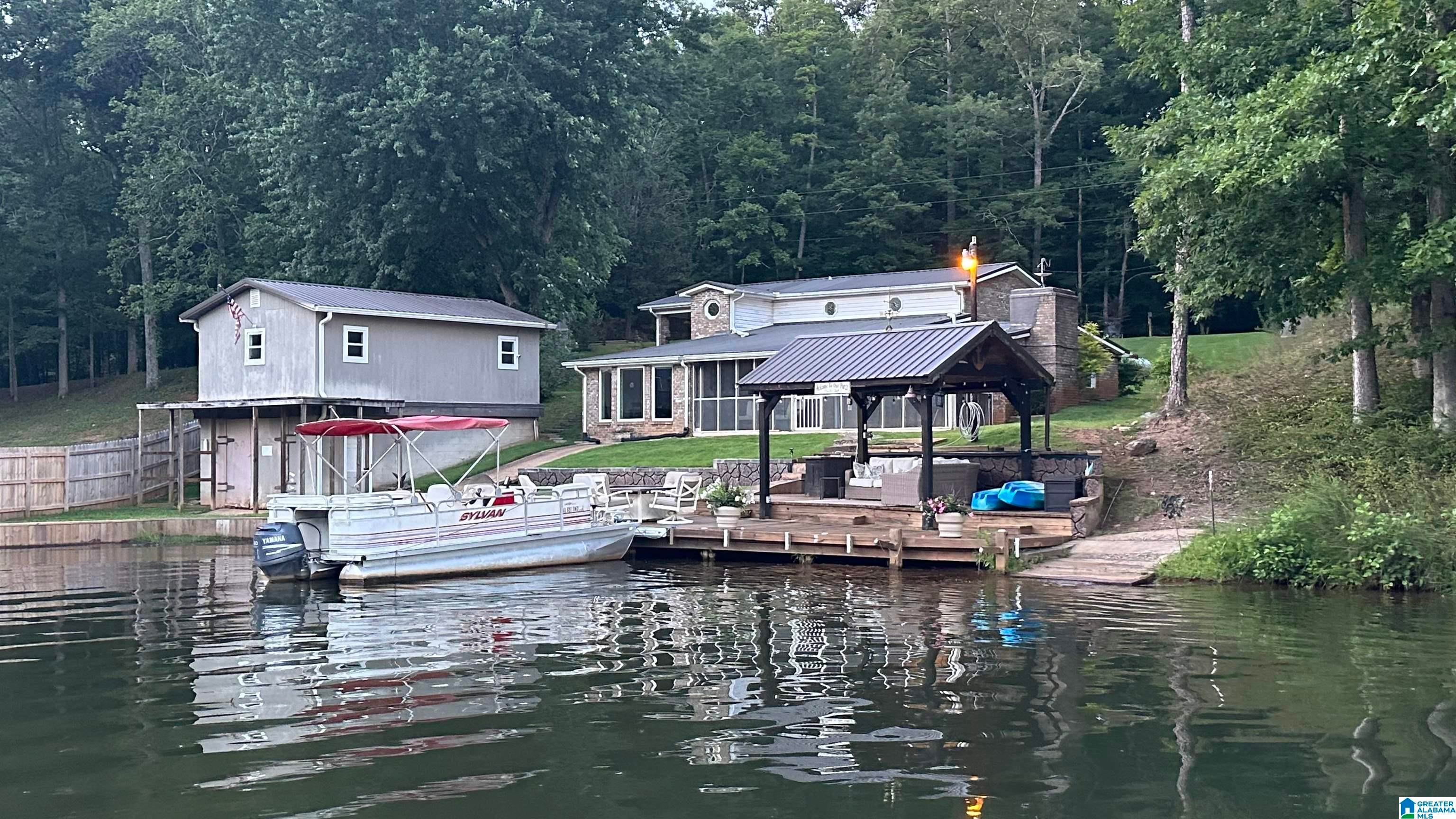 50 LAKESIDE CIRCLE