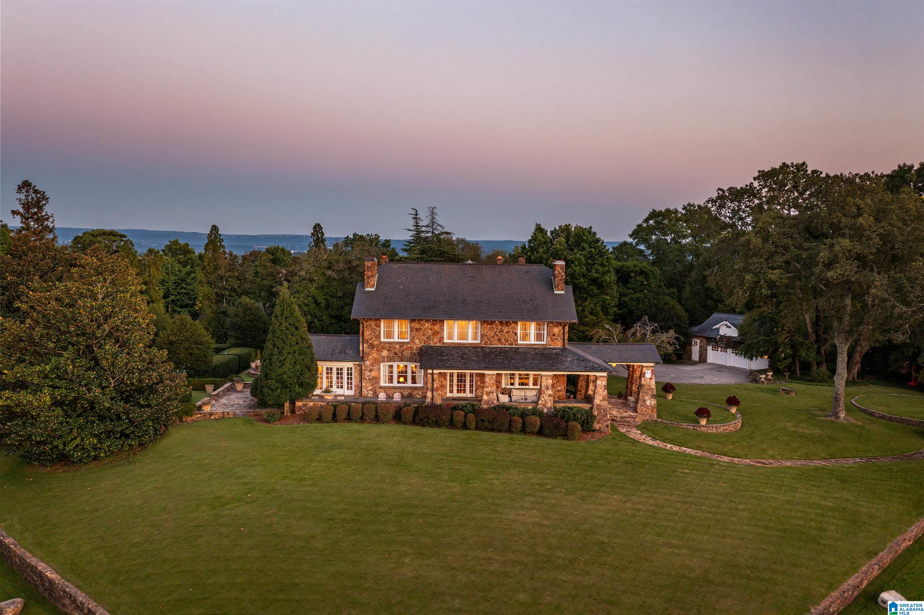 2761 SMYER CIRCLE