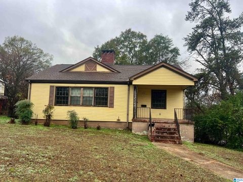 Photo of 1212 Mims Street SW, BIRMINGHAM, AL 35211 (MLS # 21438248)