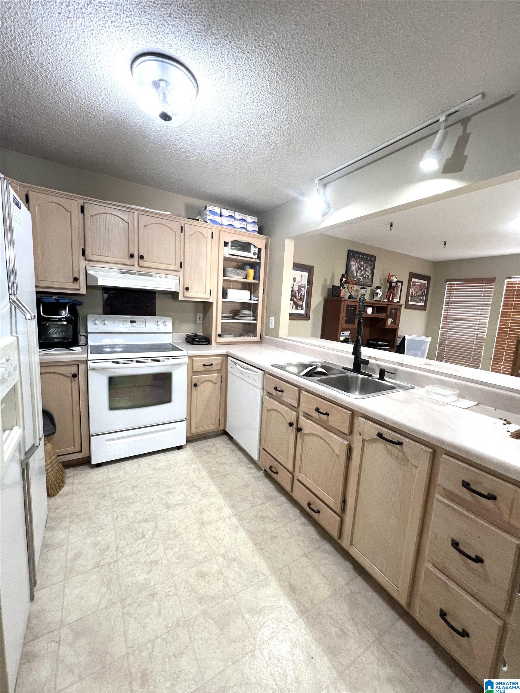5868 TOMMY TOWN ROAD - Photo 3