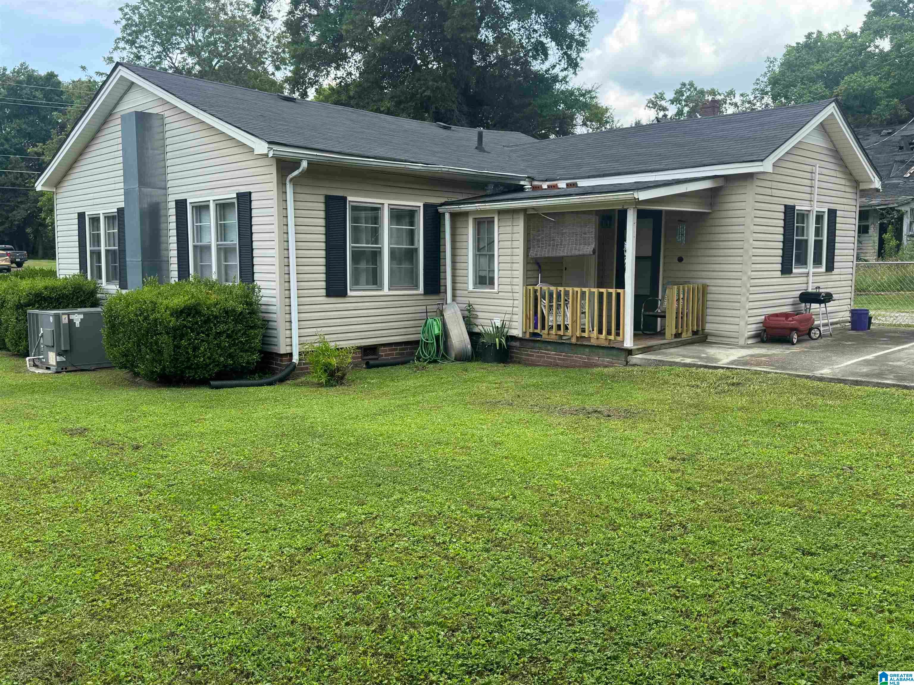 504 N CENTER AVENUE