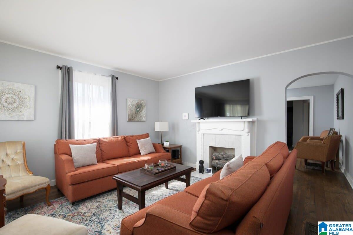 812 4TH STREET W