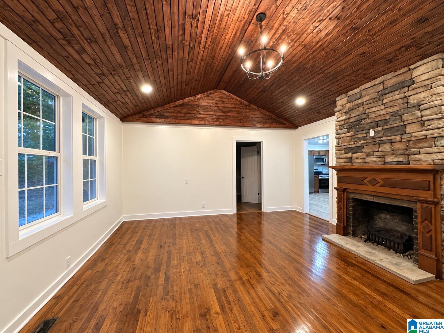 13181 E CAPITOL DRIVE - Photo 2