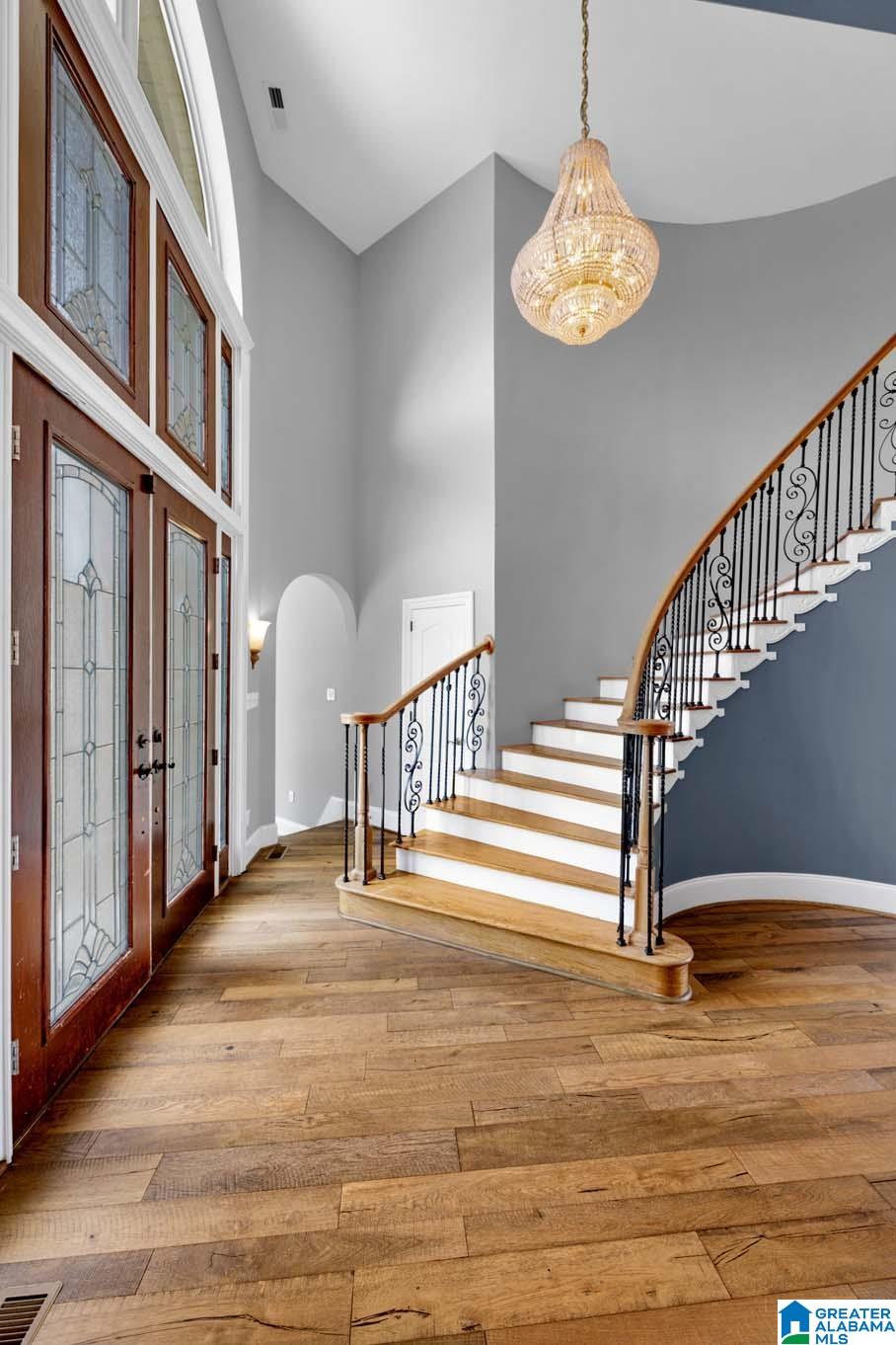 205 WOODBRIDGE TRAIL