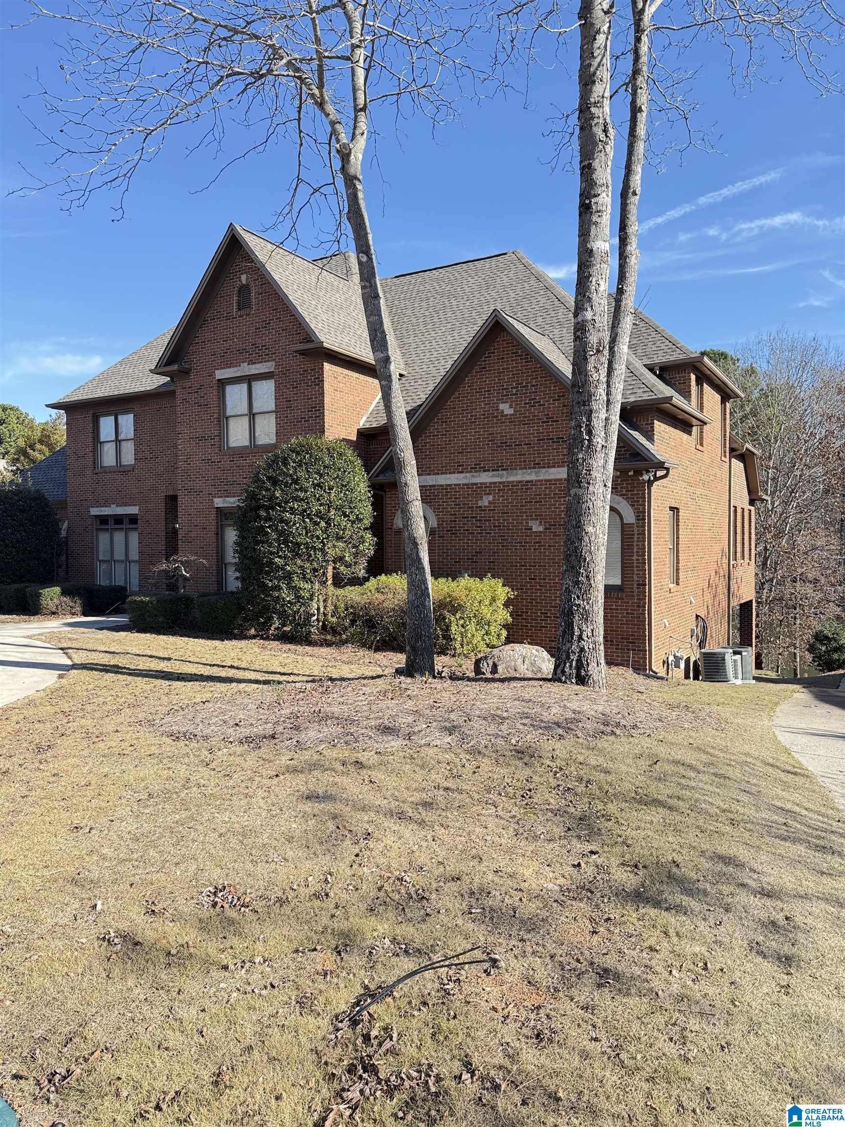 5167 LAKE CREST CIRCLE