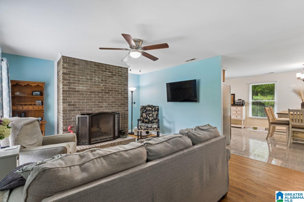 1111 POPLAR CIRCLE