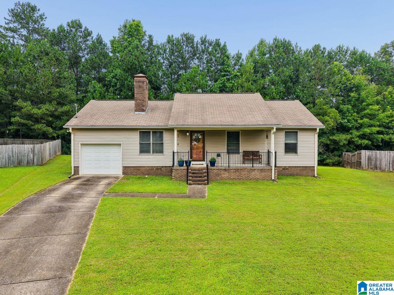 Photo 1 of 33 — 1111 POPLAR CIRCLE, MOODY, AL 35004