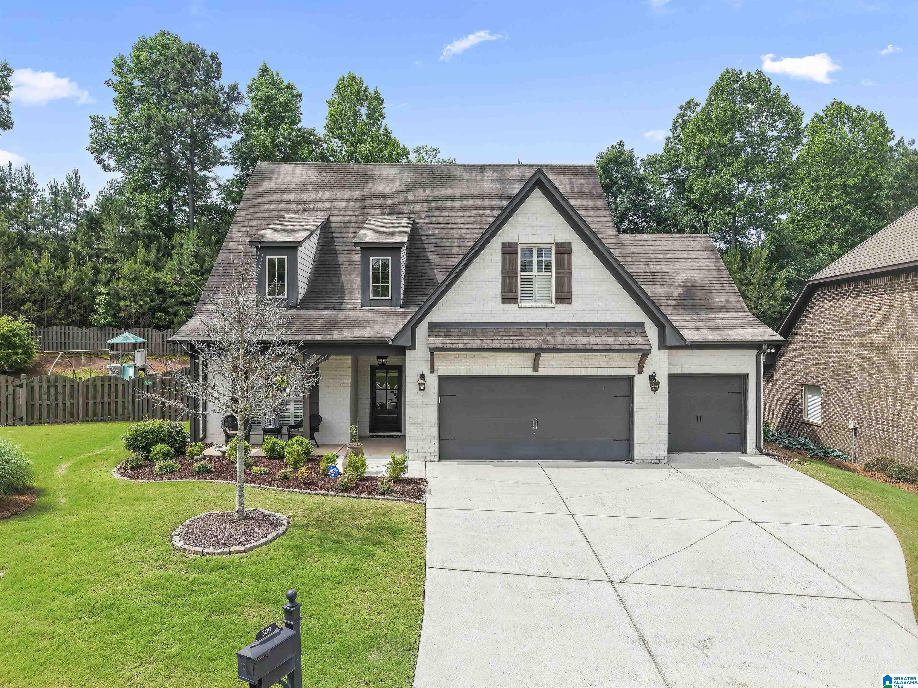 309 DUNROBIN CIRCLE