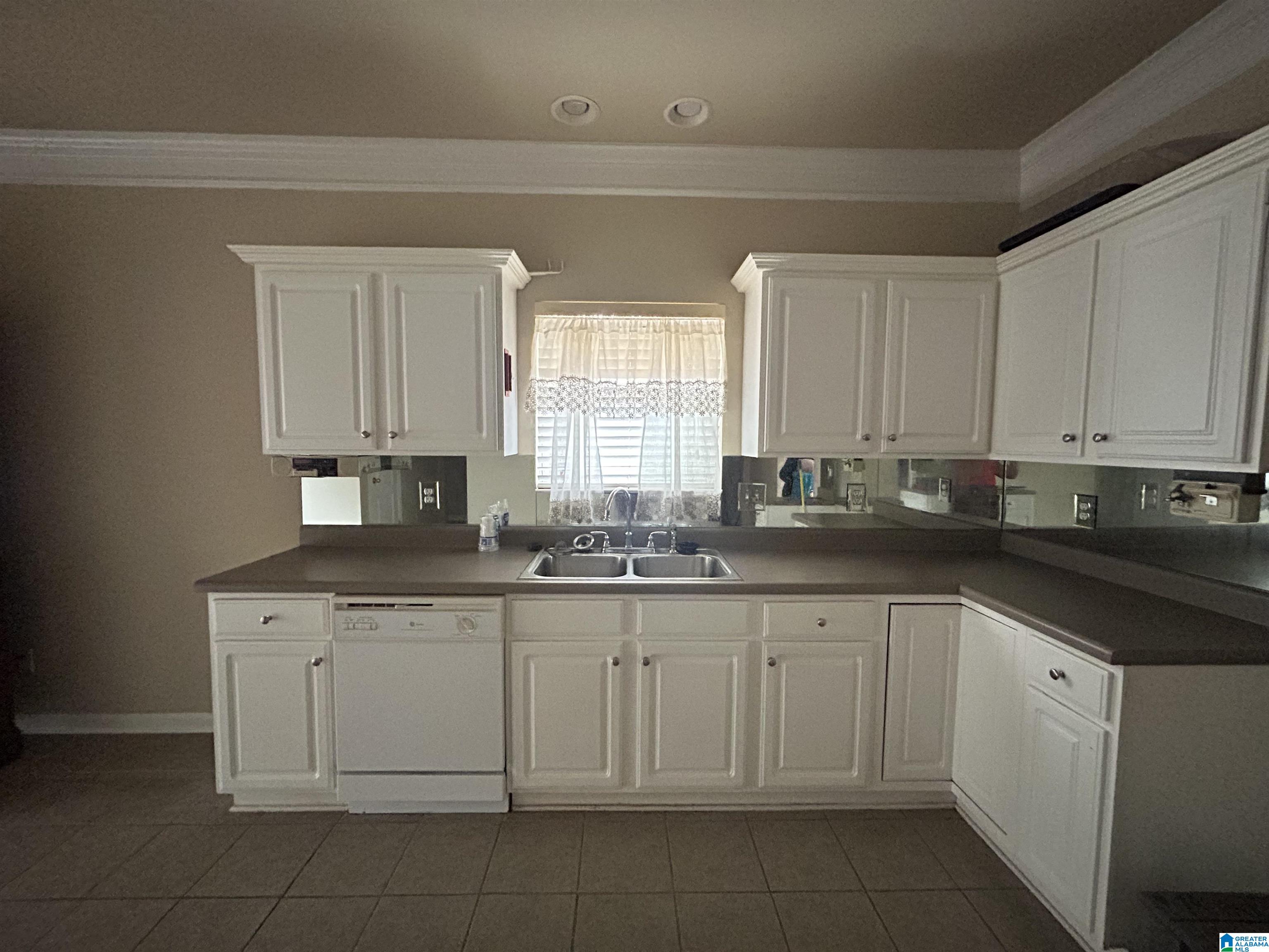 5081 CANTEBURY COURT