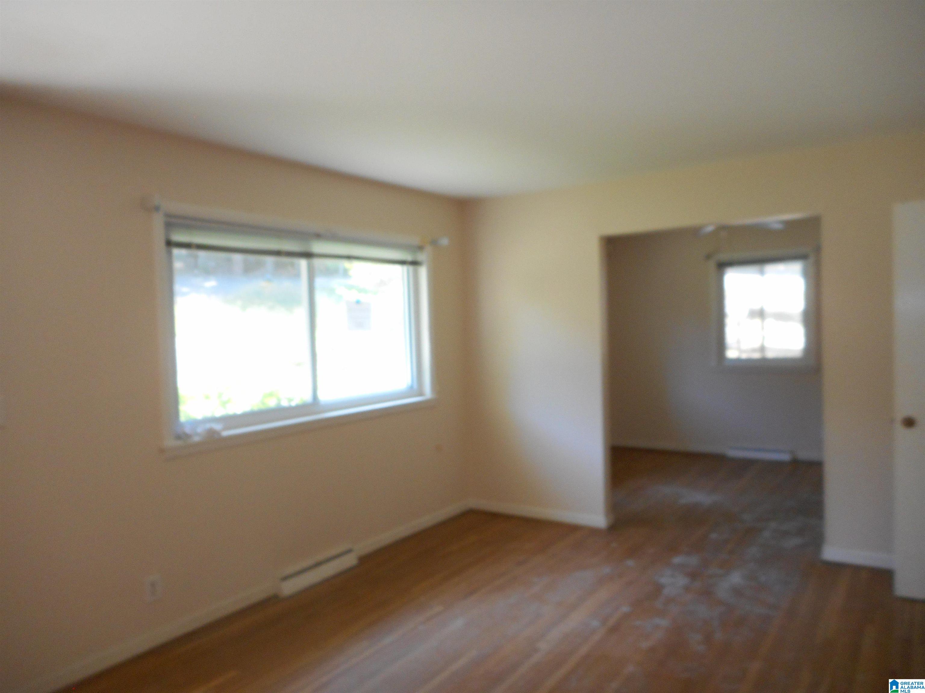 1124 EADOM PLACE