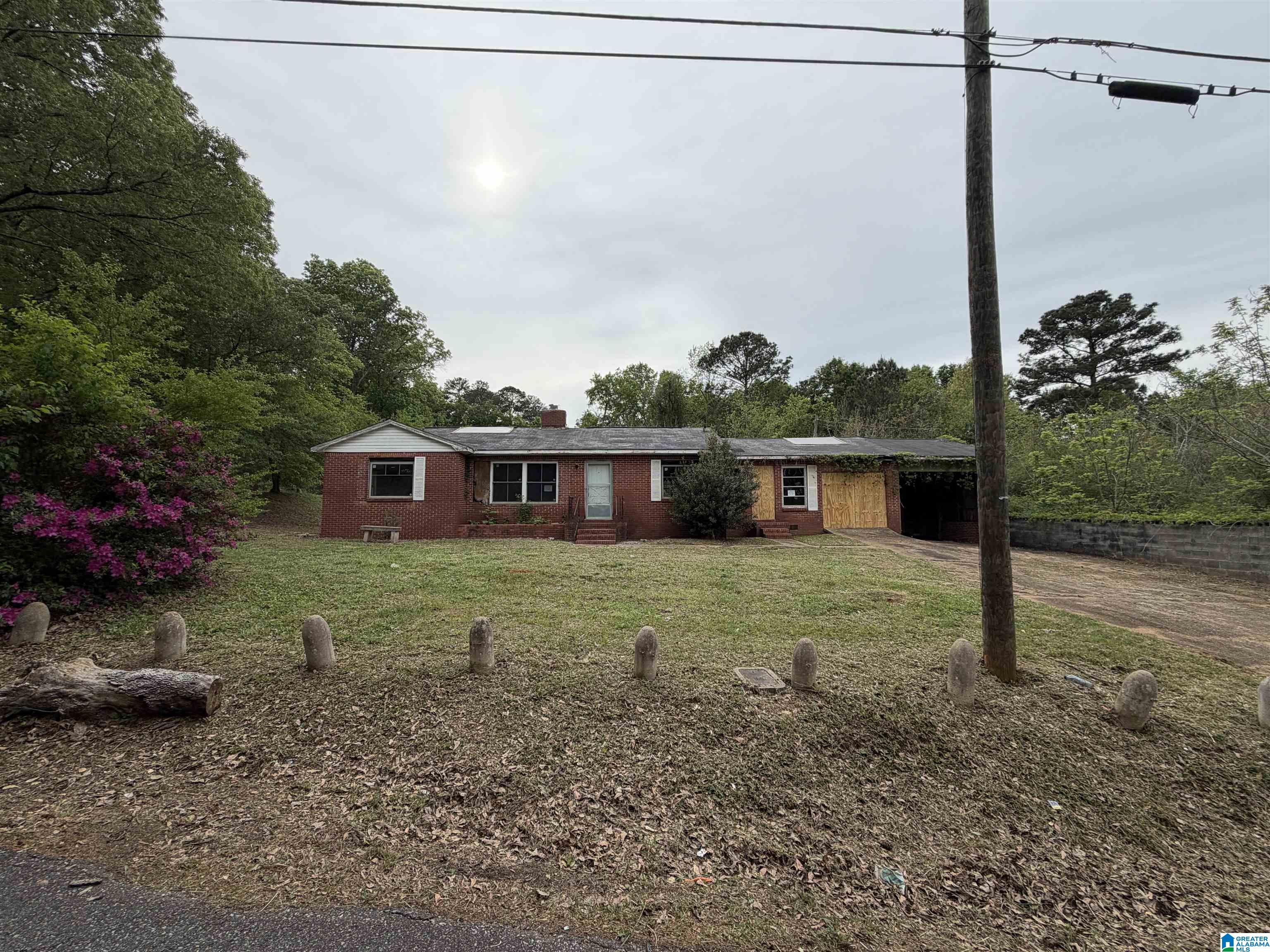 Photo 1 of 11 — 301 15TH AVENUE SW, CHILDERSBURG, AL 35044