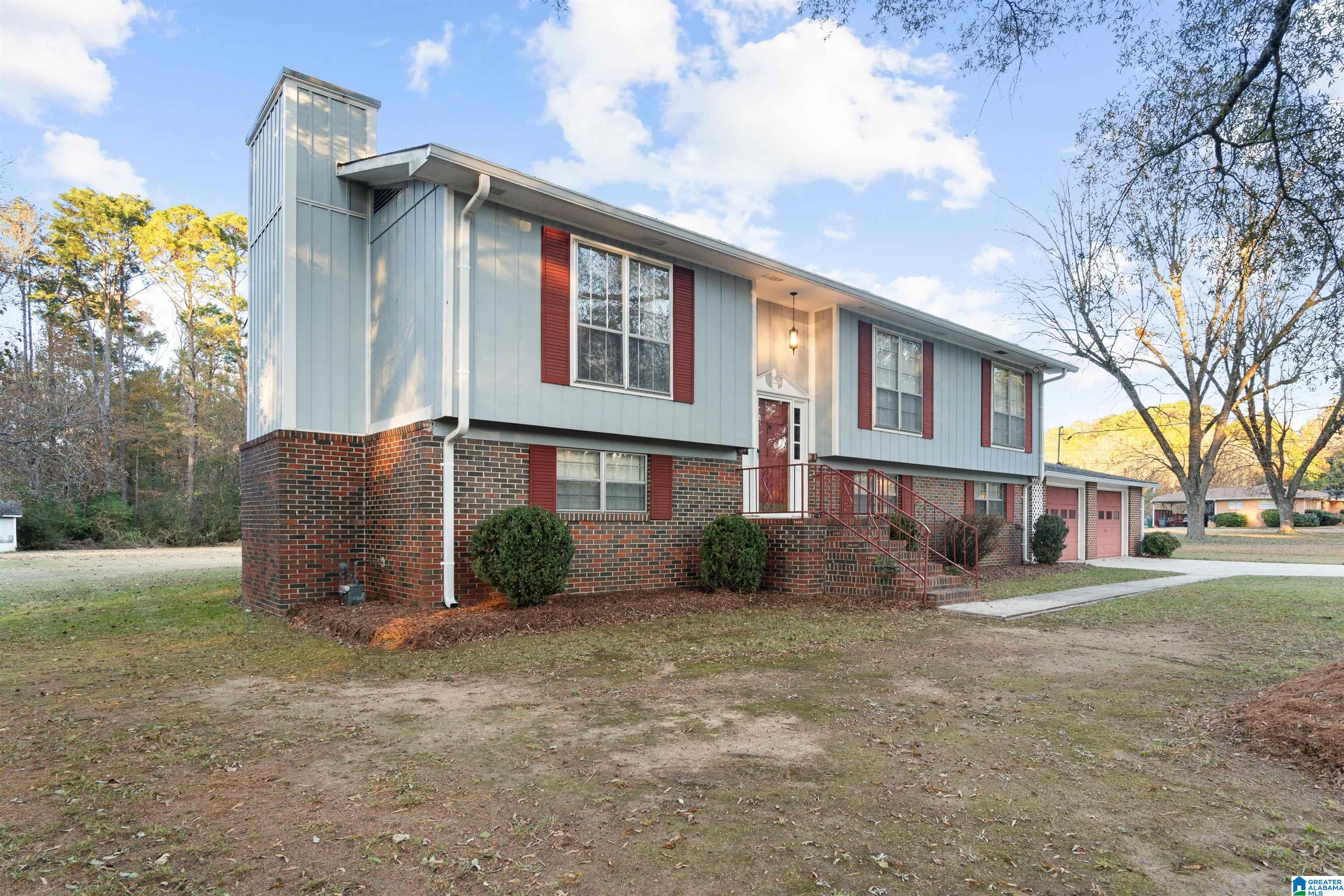 724 SUNNY LANE DRIVE