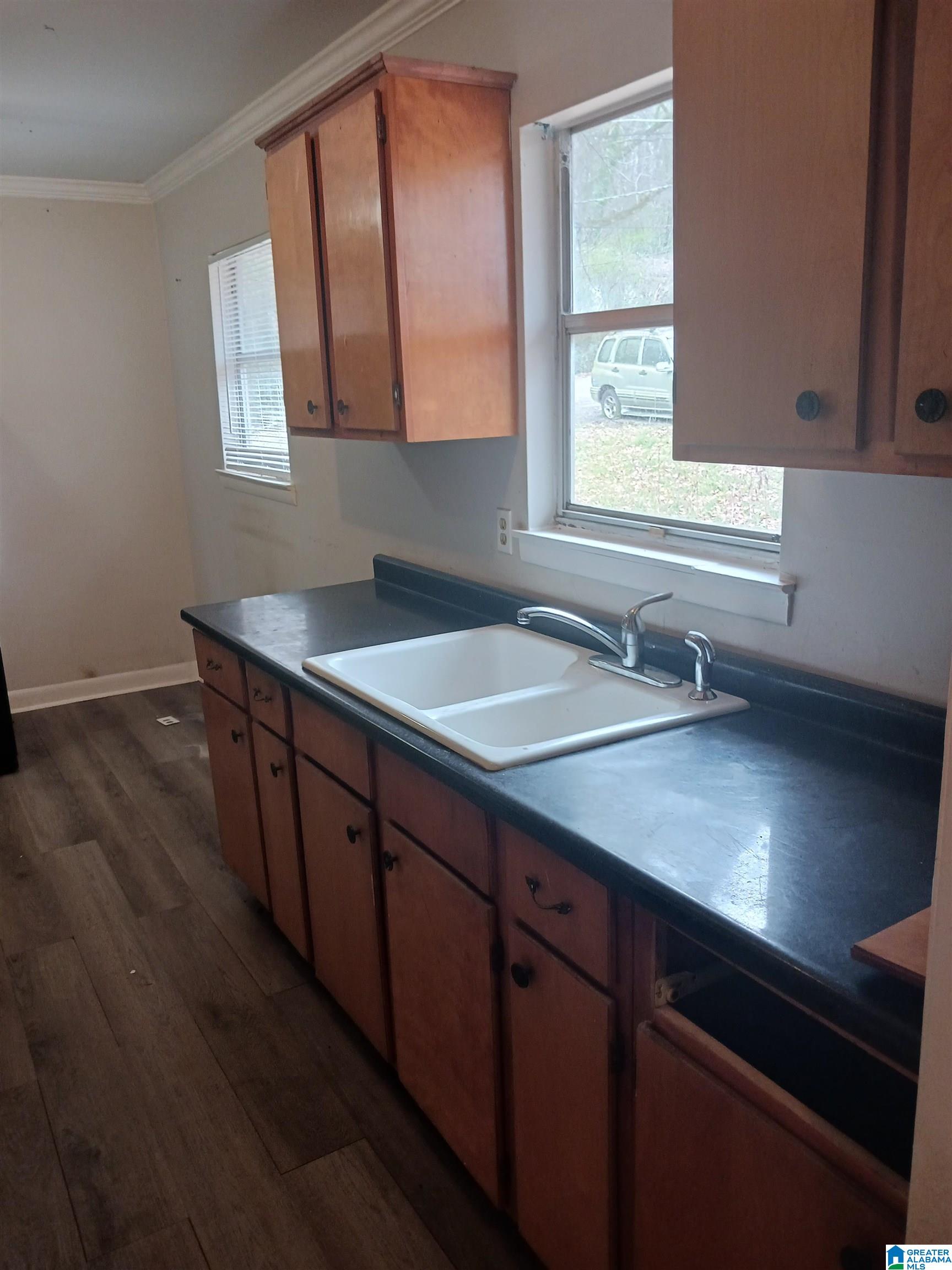 3232 MAGNOLIA AVENUE