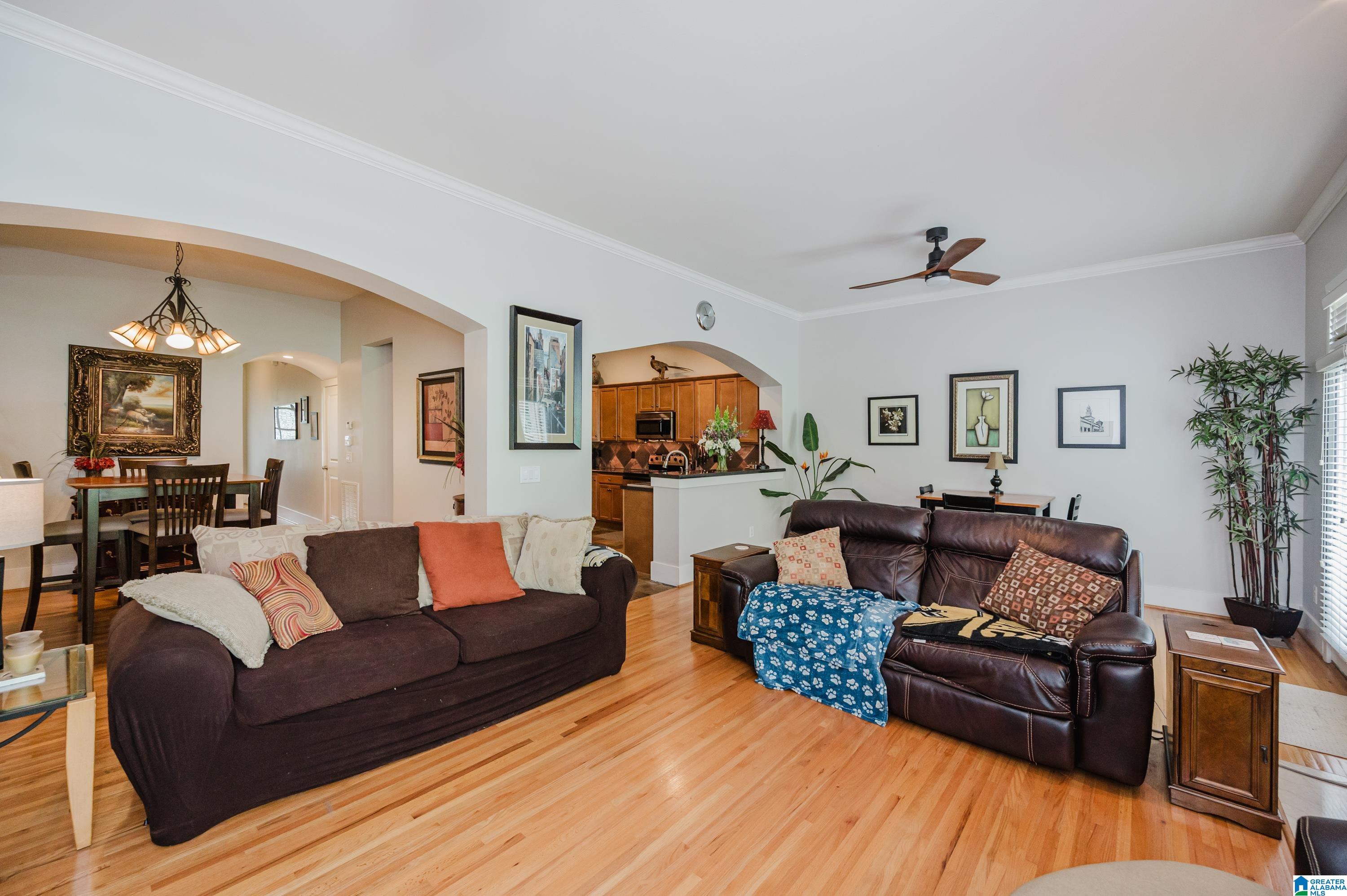 1004 TOWNES COURT