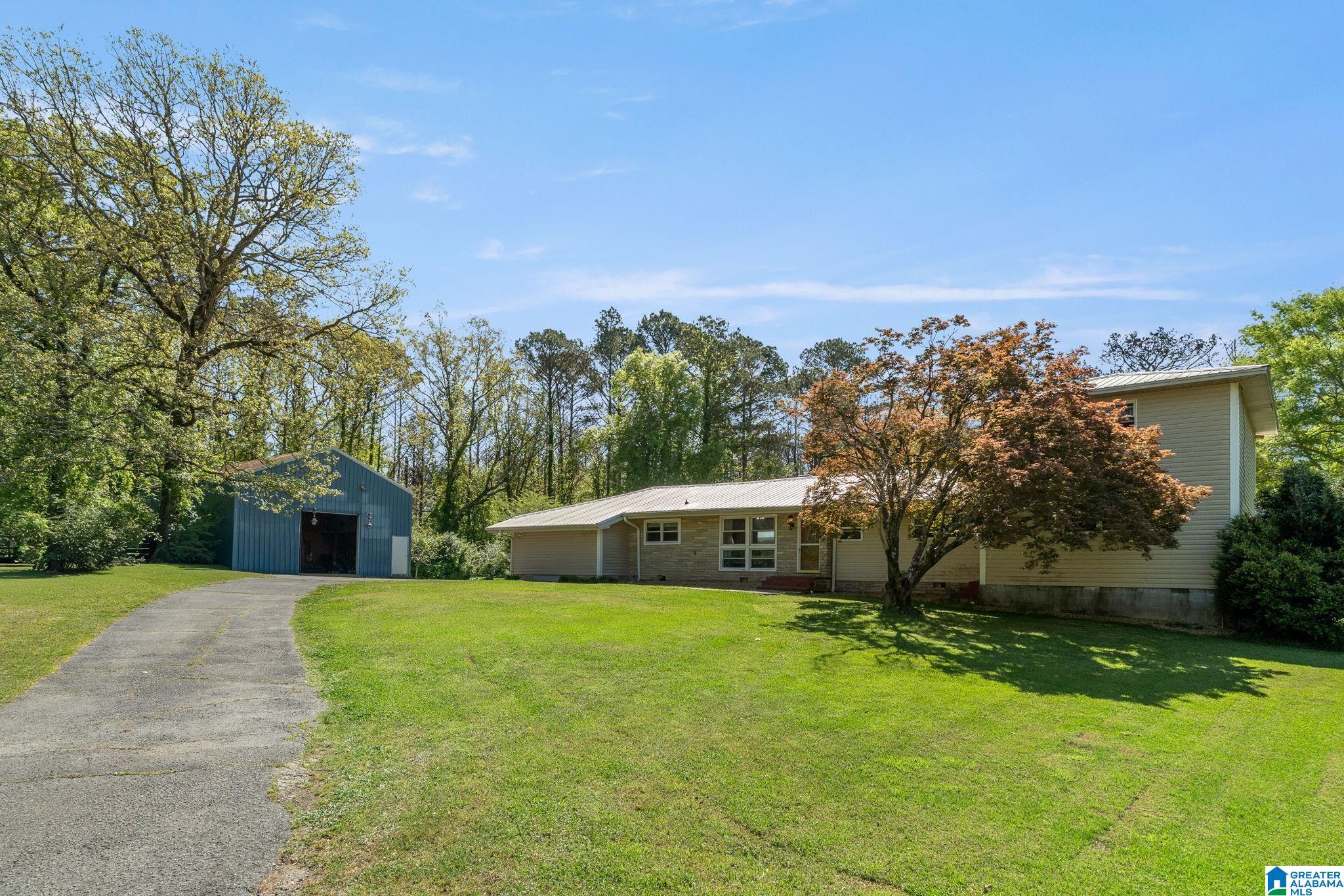 207 CRESCENT CIRCLE - Photo 2