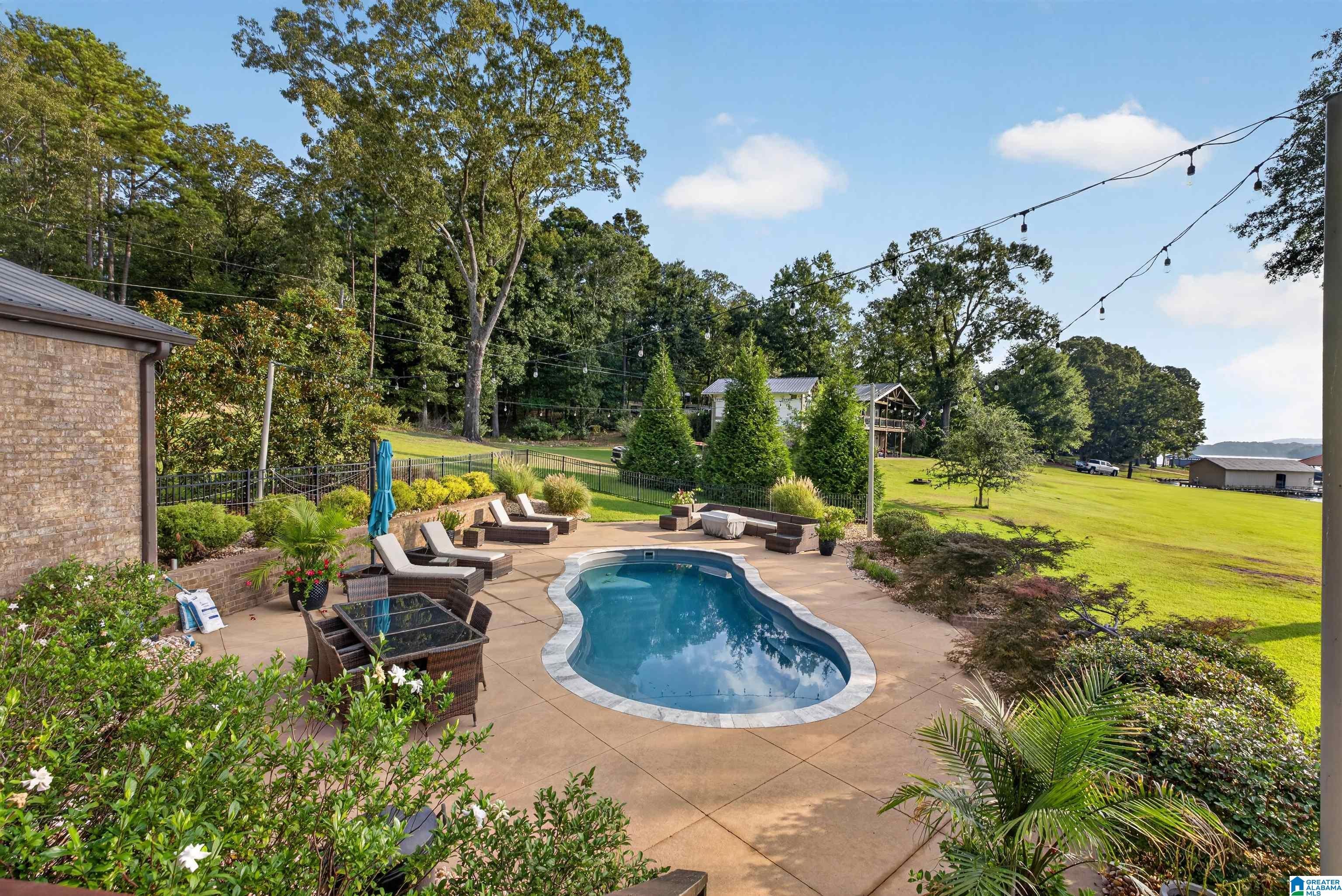 156 PRIMROSE LANE