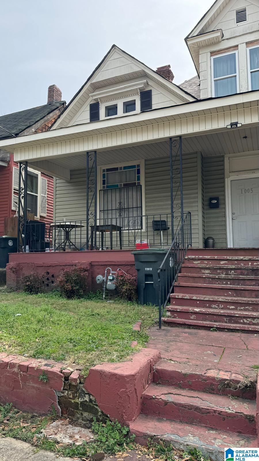 1005 2ND STREET
