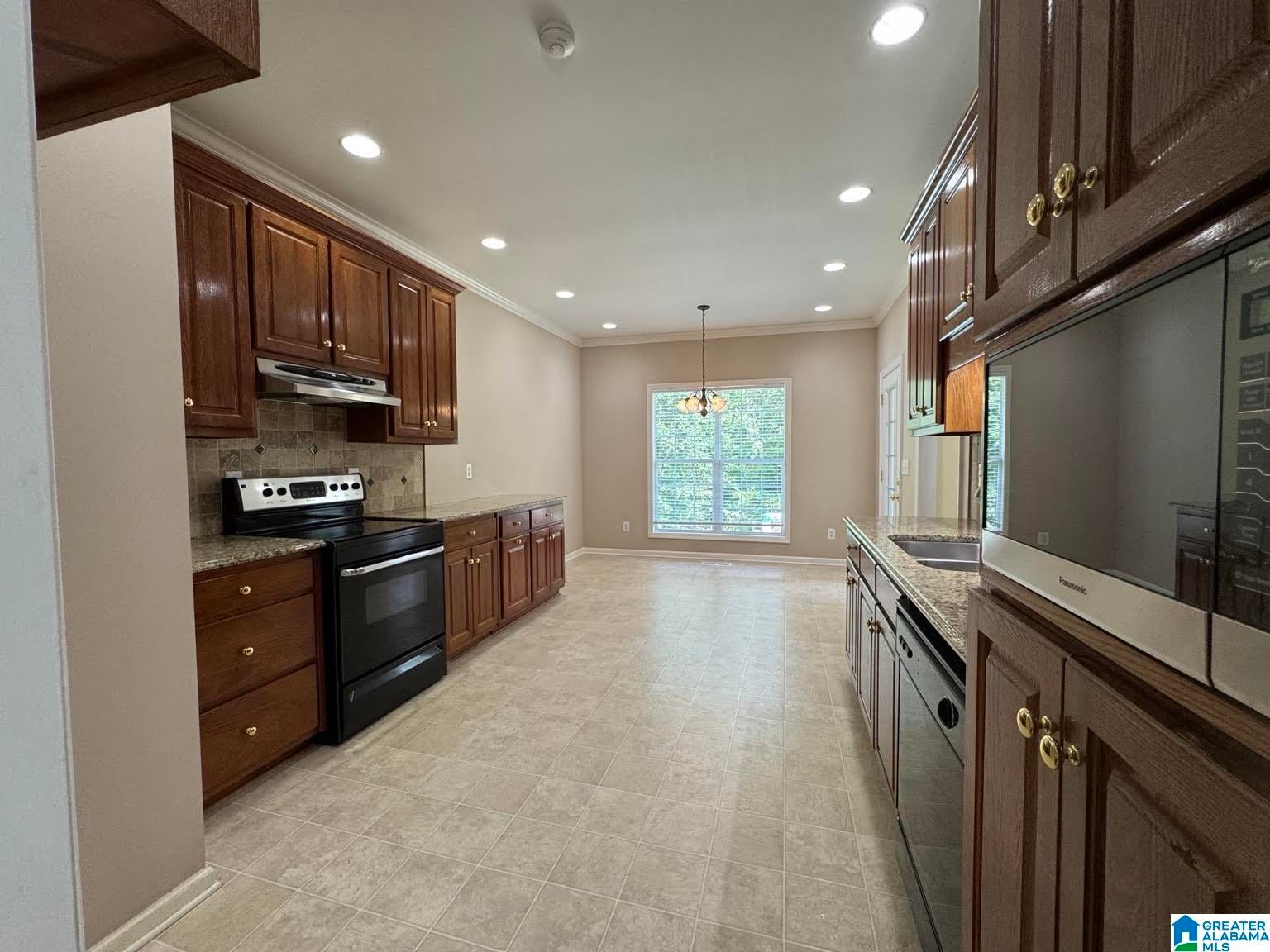 4208 COUNTRY OAKS DRIVE