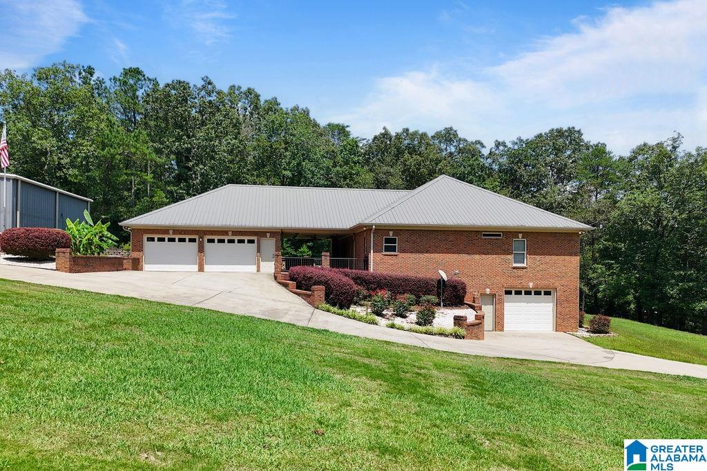 905 GREENTREE DRIVE