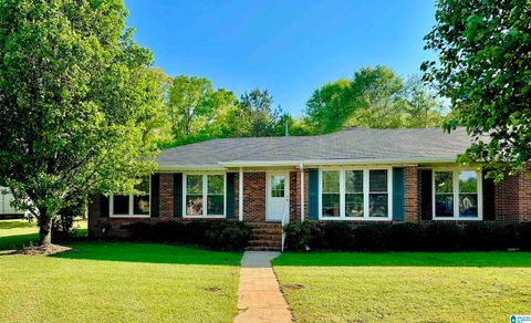 817 TAYLOR CIRCLE SYLACAUGA AL 35150