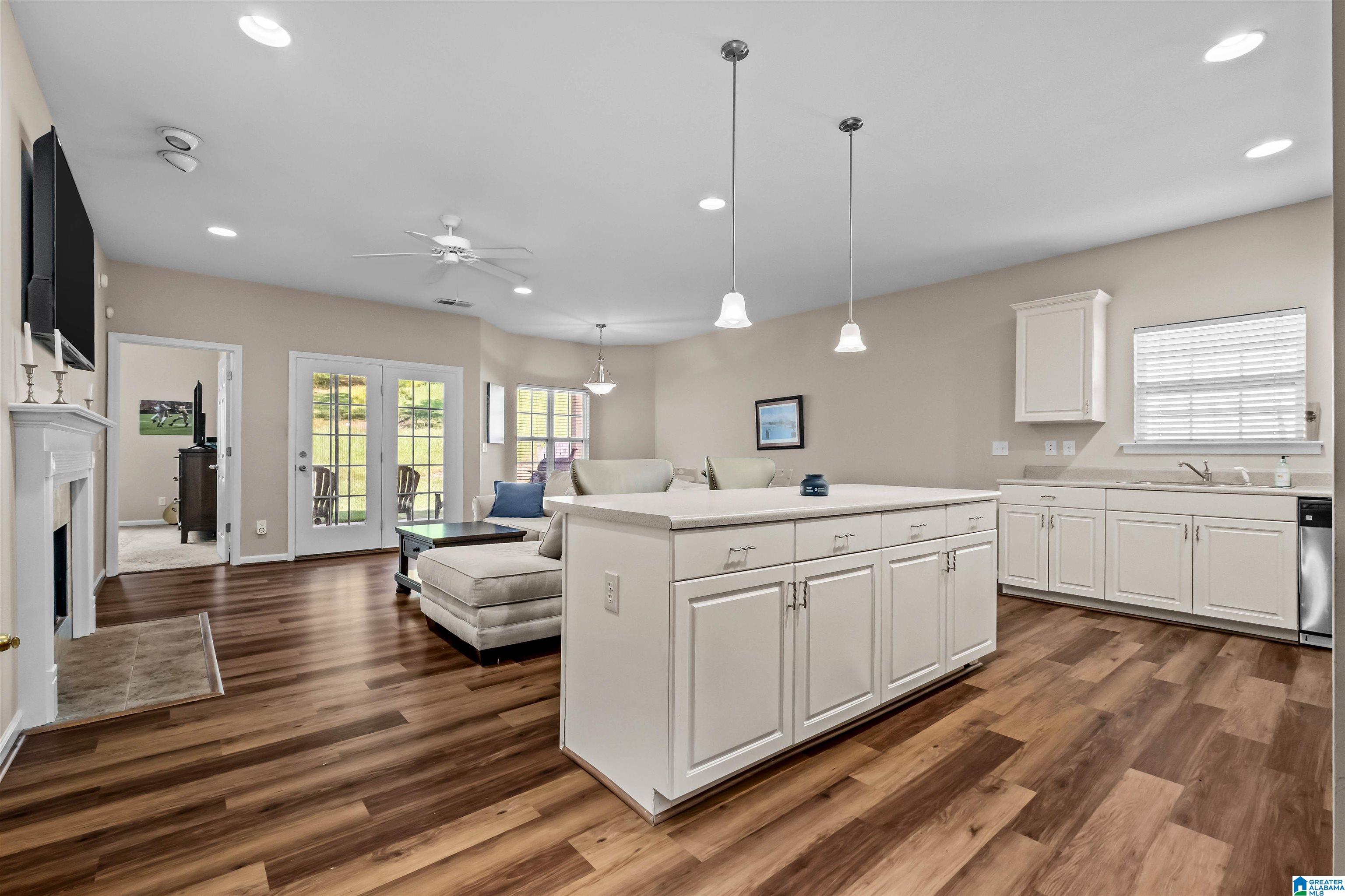 1050 FAIRBANK LANE