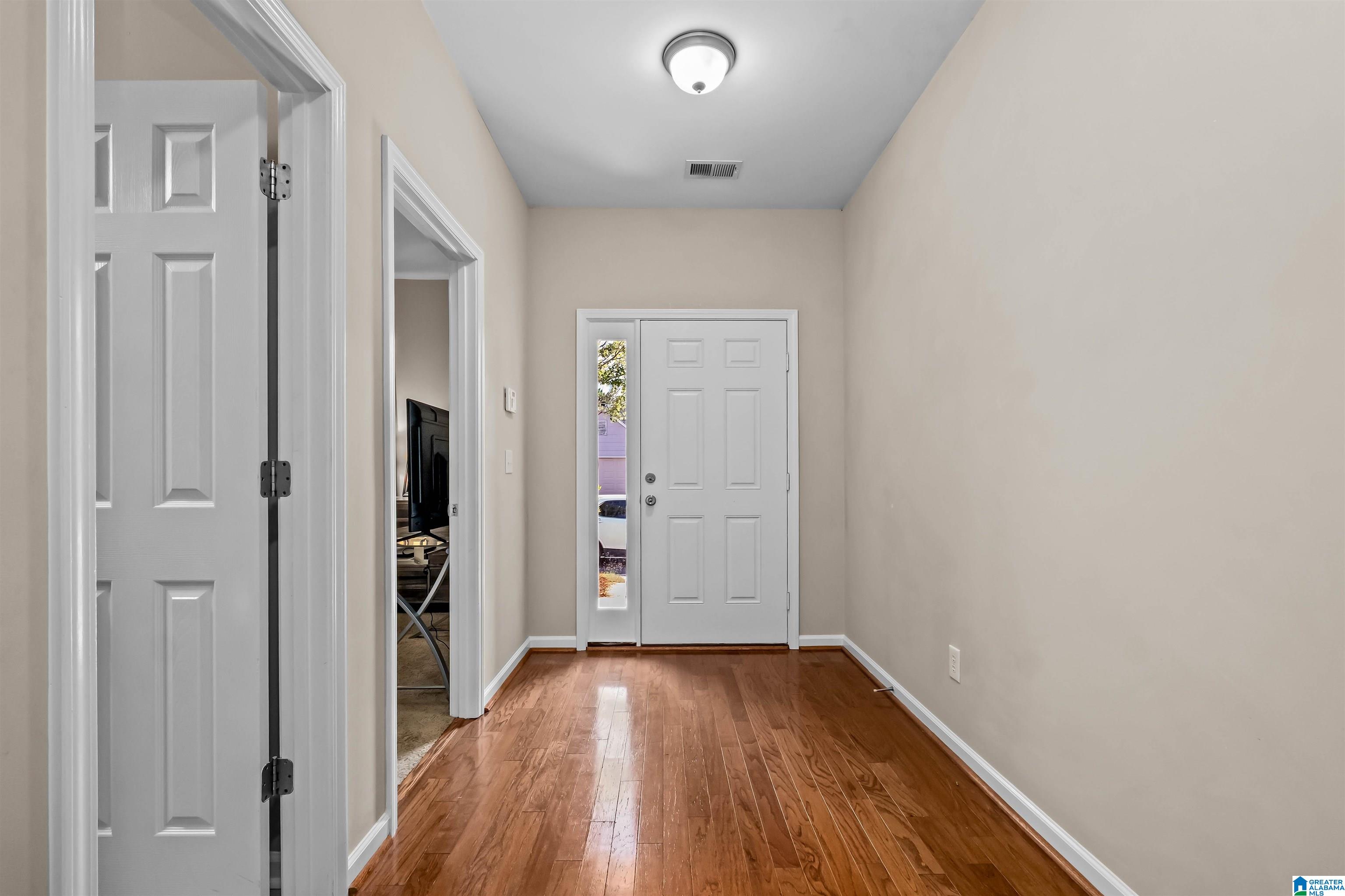 1050 FAIRBANK LANE