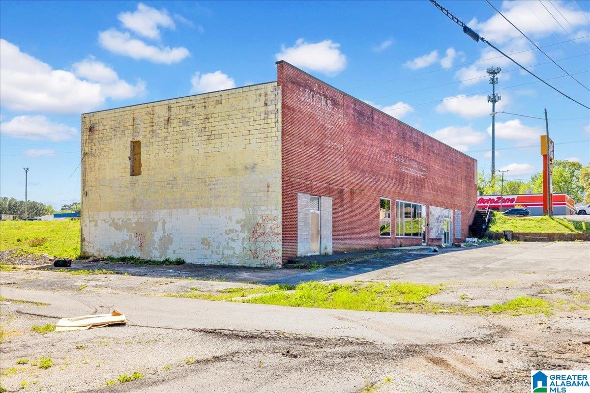 2027 CENTER POINT PARKWAY