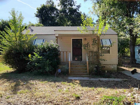 Photo of 42 Wilkes Circle, MIDFIELD, AL 35228 (MLS # 21464810)